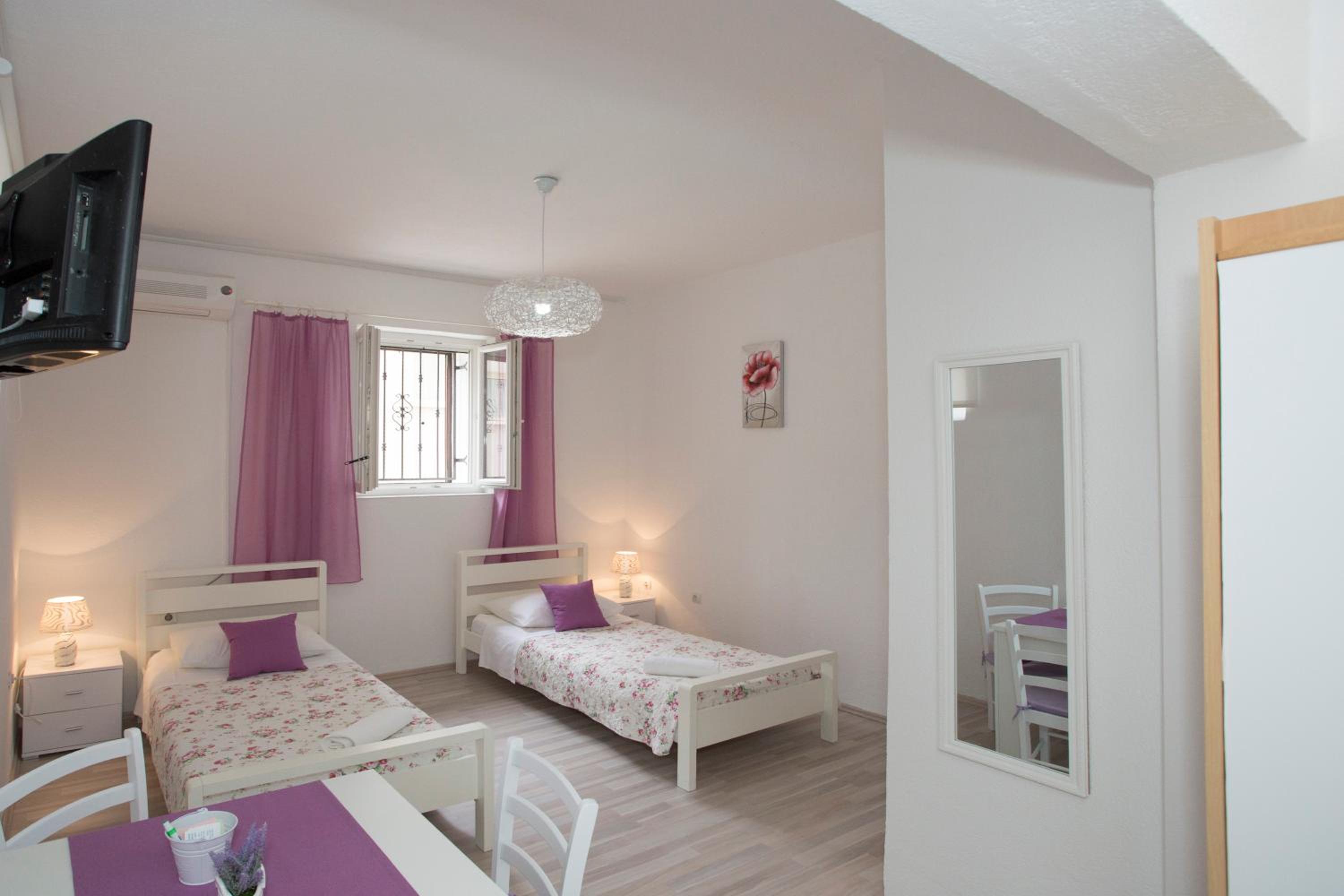 Twin Room - Photo 29