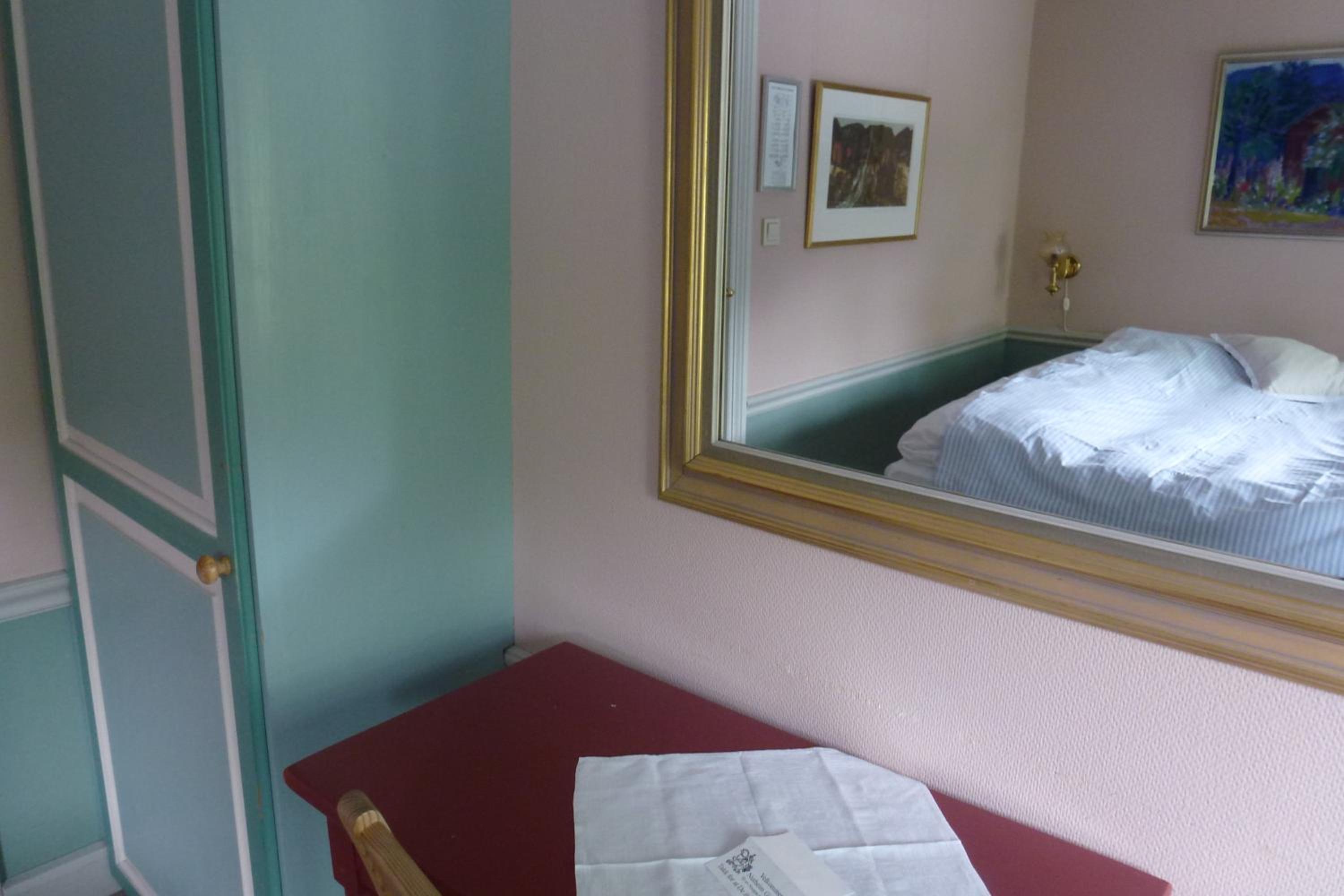 Double or Twin Room - Photo 7