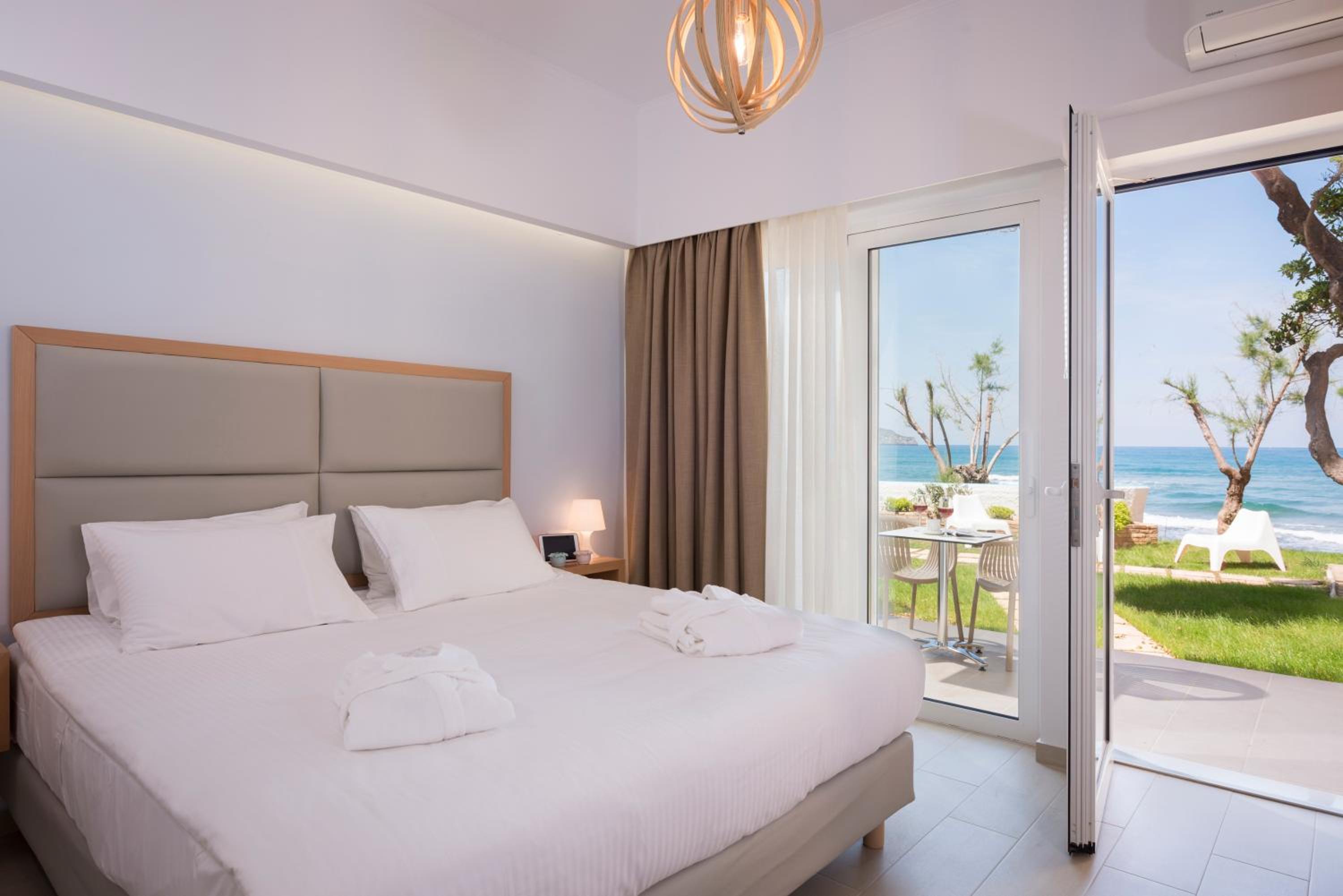 Deluxe Bungalow - Sea Front photo 1