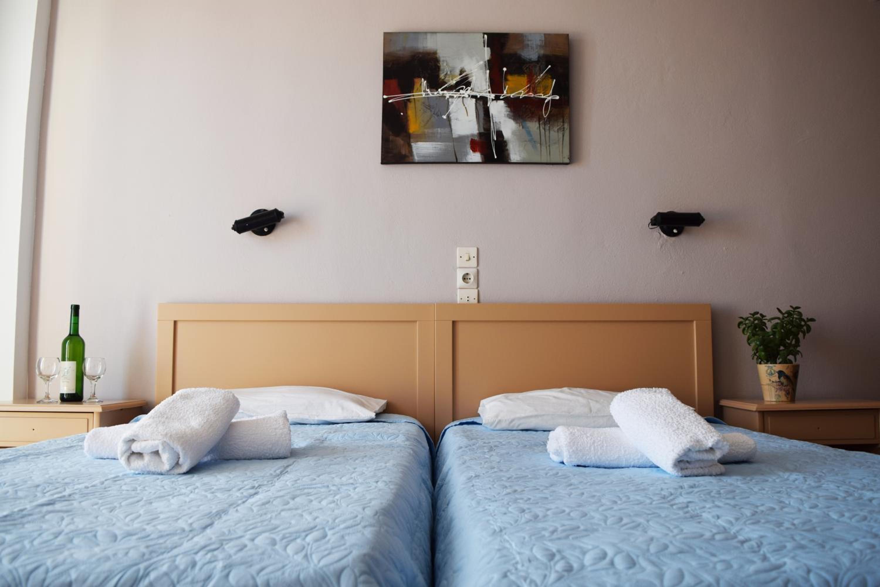 Twin Room with Sea View photo 3
