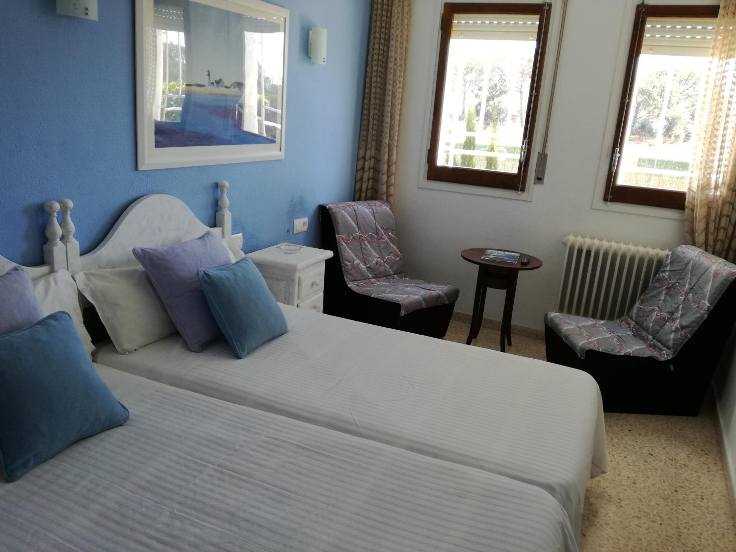 Double or Twin Room - Photo 11