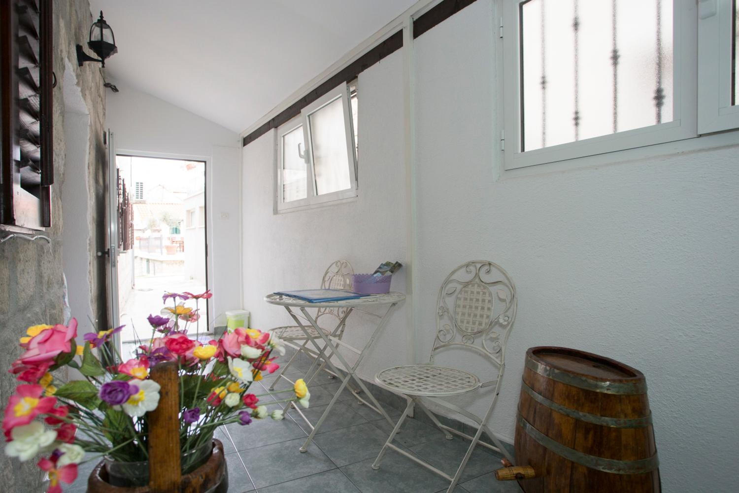 Twin Room - Photo 8
