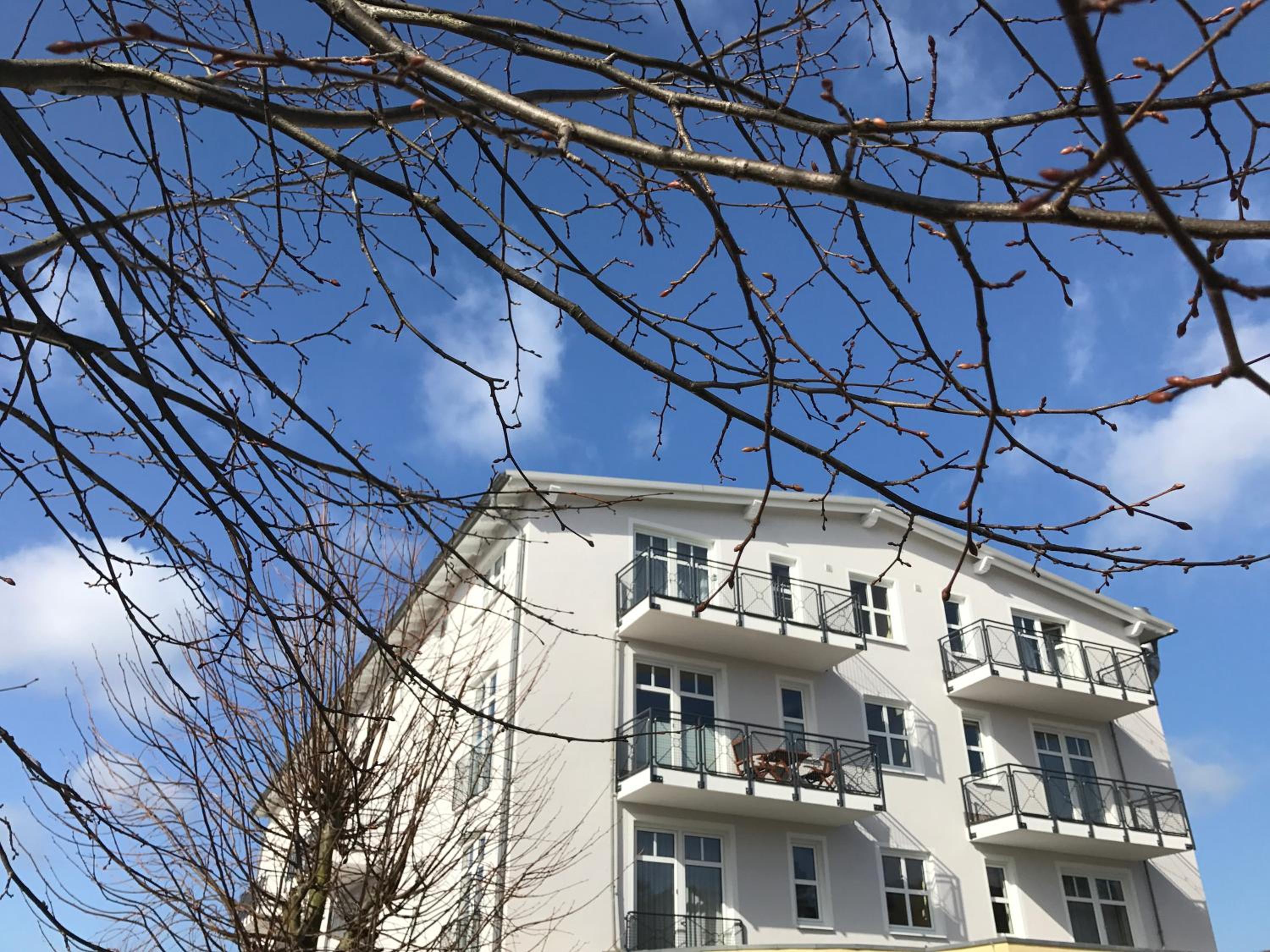 Apartment with Balcony photo 2
