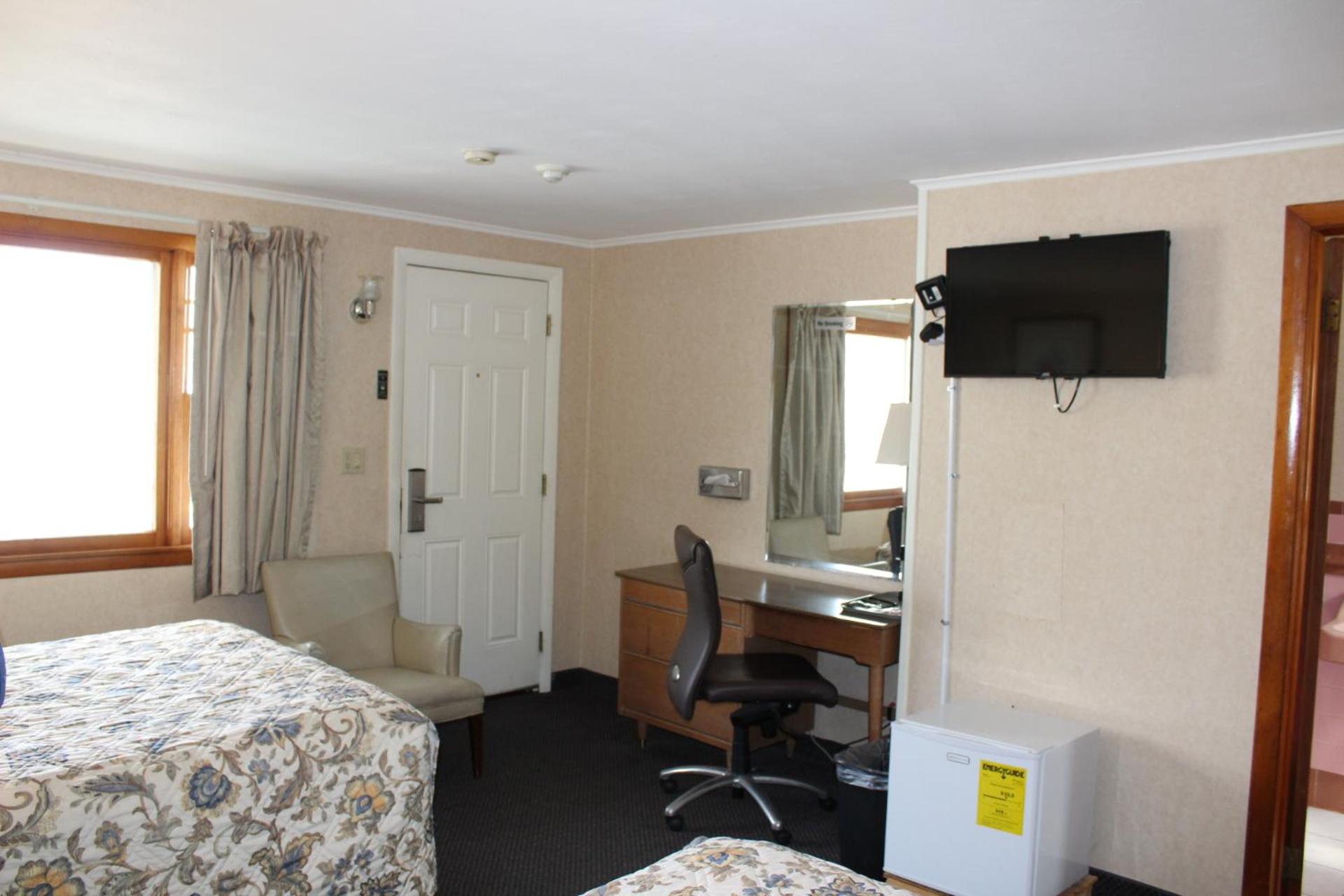 Double Room with Two Double Beds - Non-Smoking photo 1