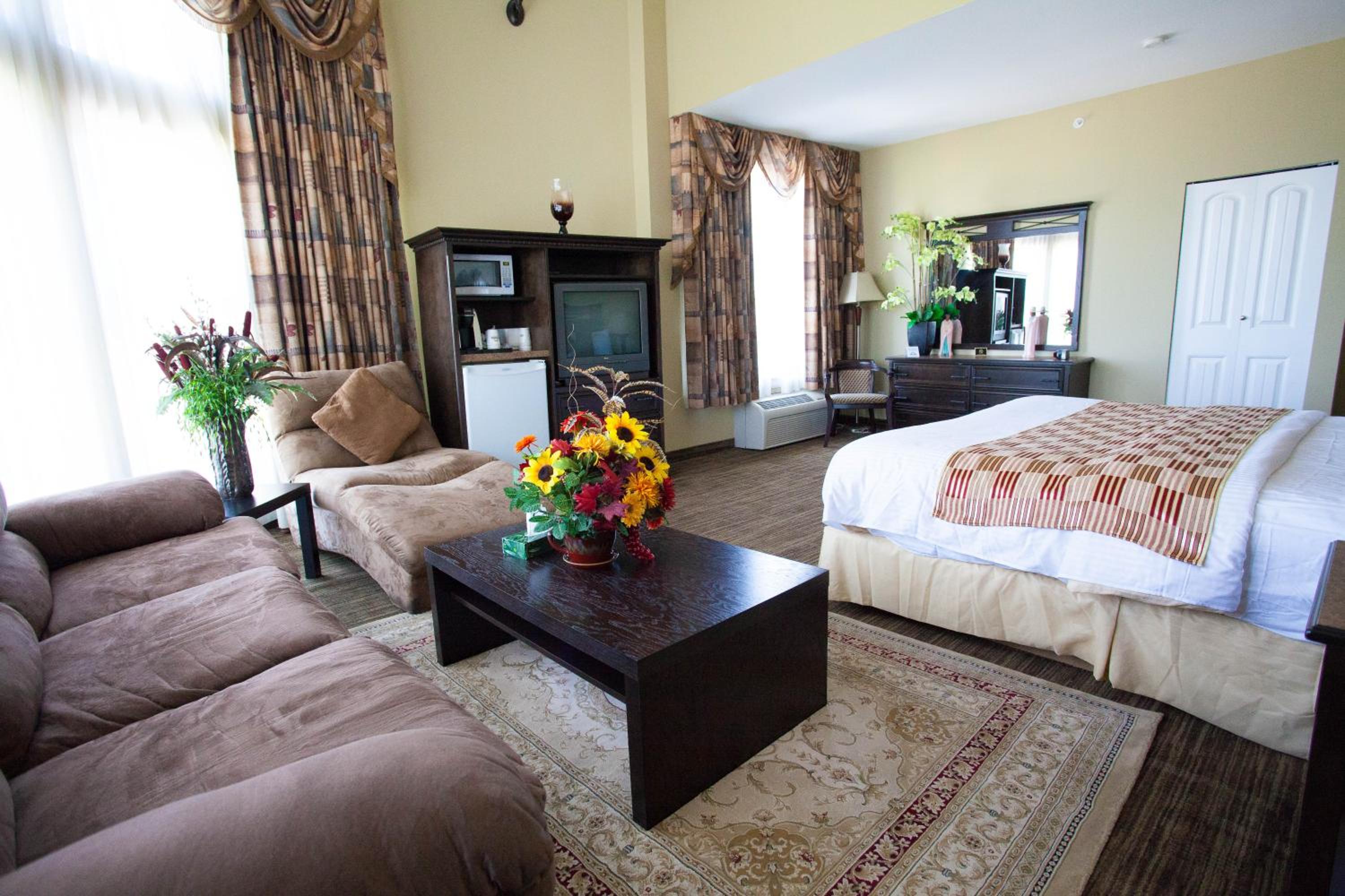 King Suite with Spa Bath- Non-Smoking