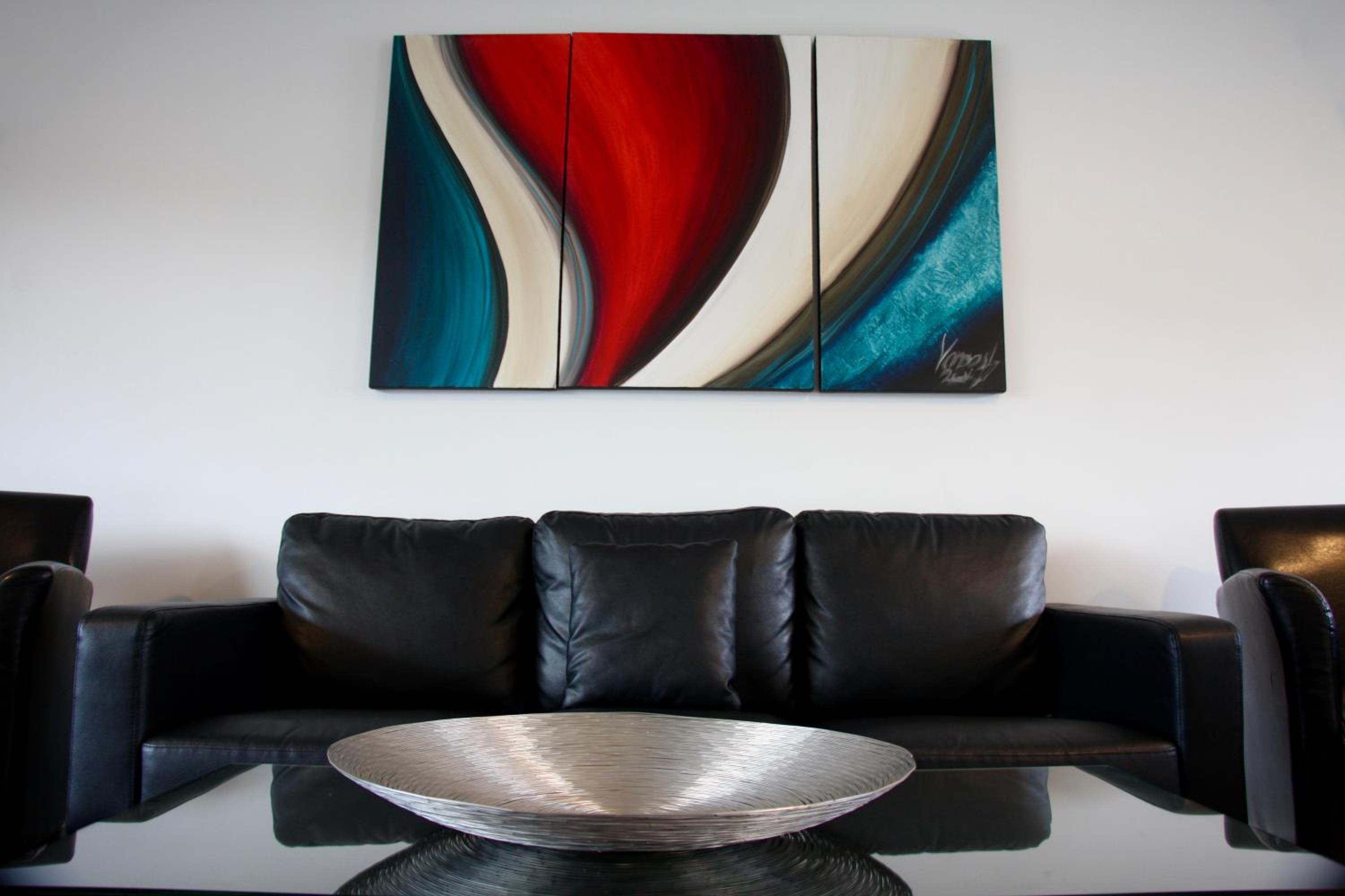 Large One-Bedroom Apartment photo 3