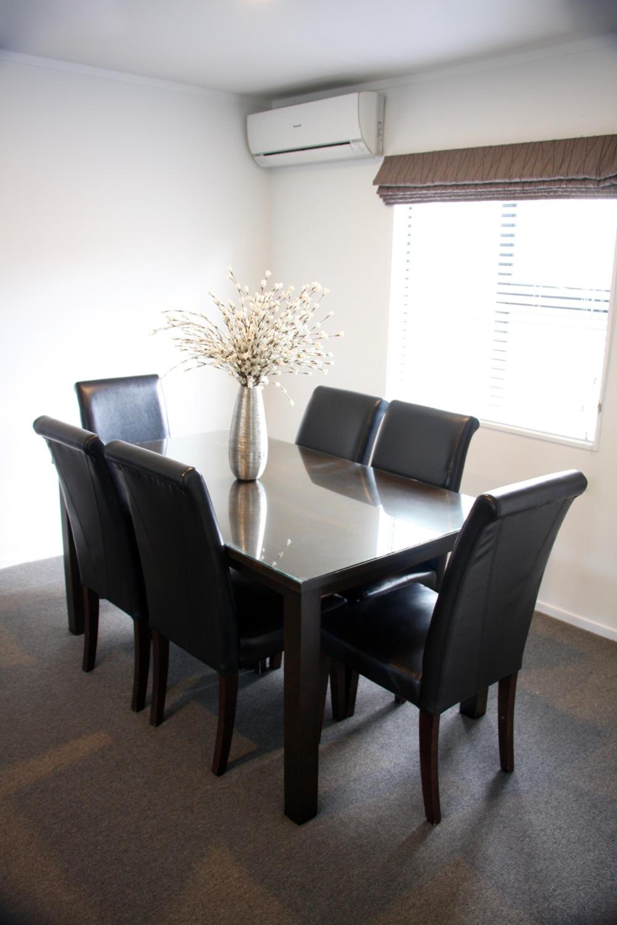Large One-Bedroom Apartment photo 2