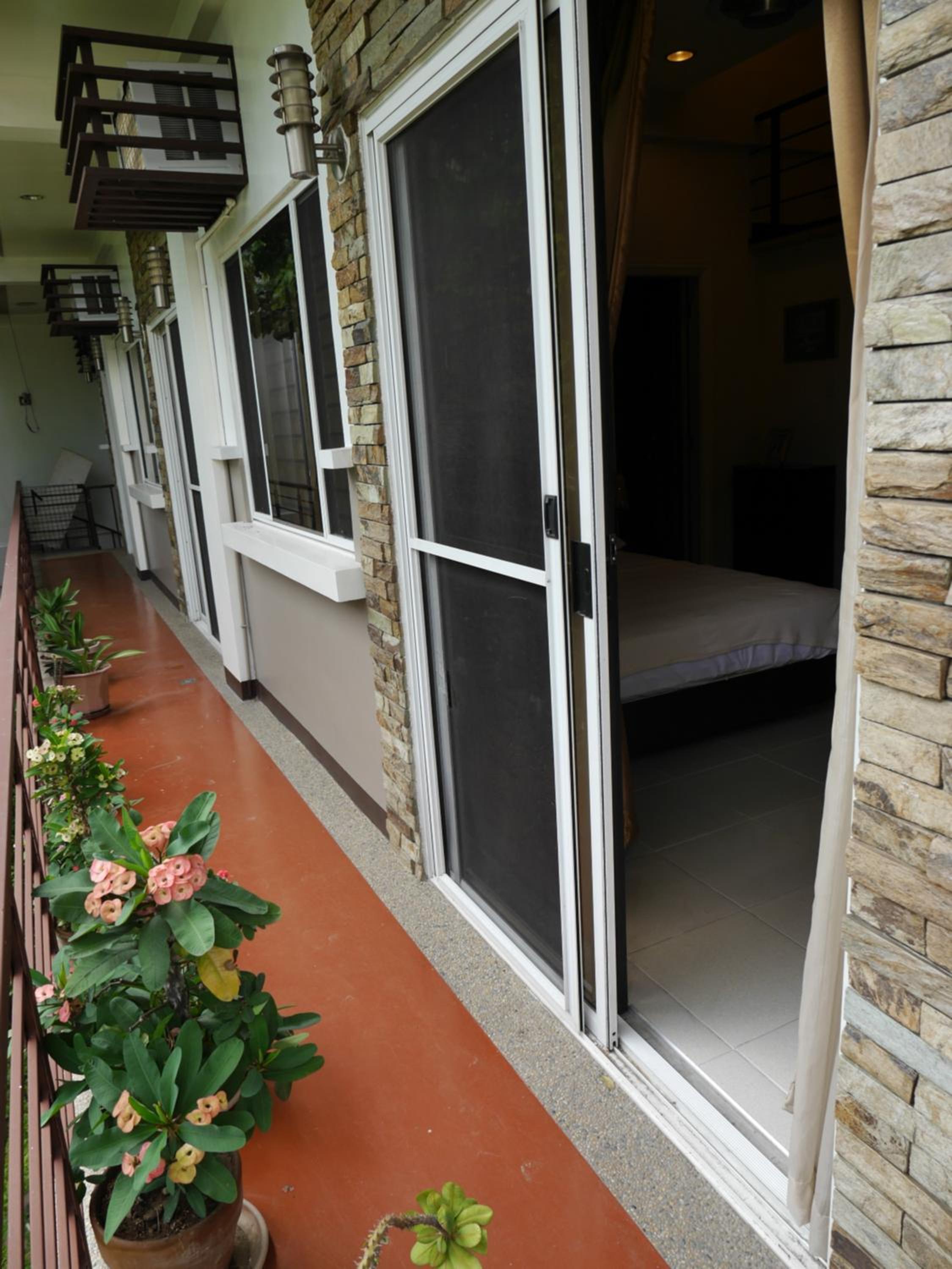 Deluxe Double Room with Balcony - Photo 14