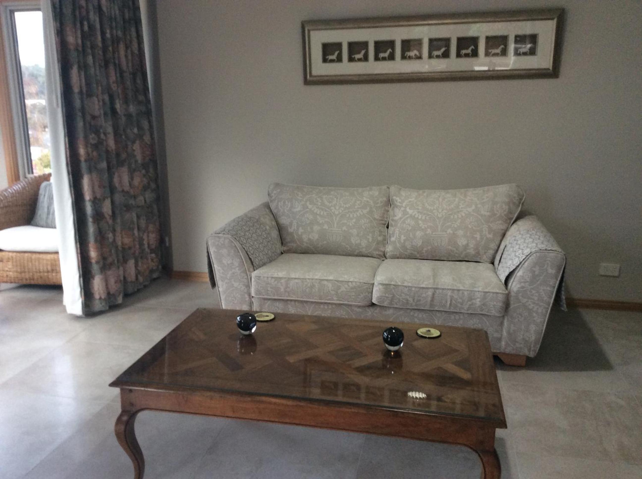 One-Bedroom Apartment - Grace