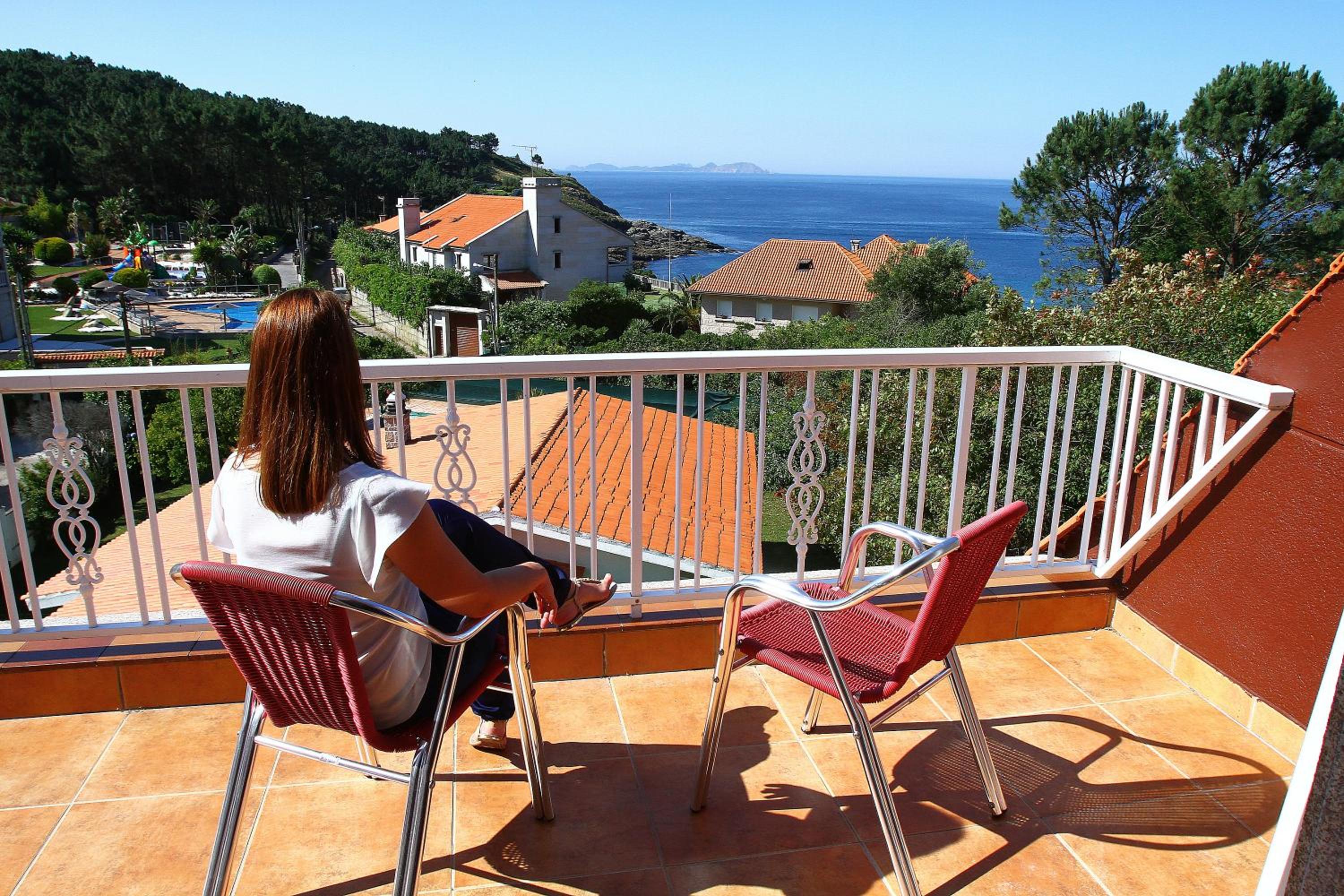 Two-Bedroom Apartment with Sea View (5 Adults + 1 Child) photo 2