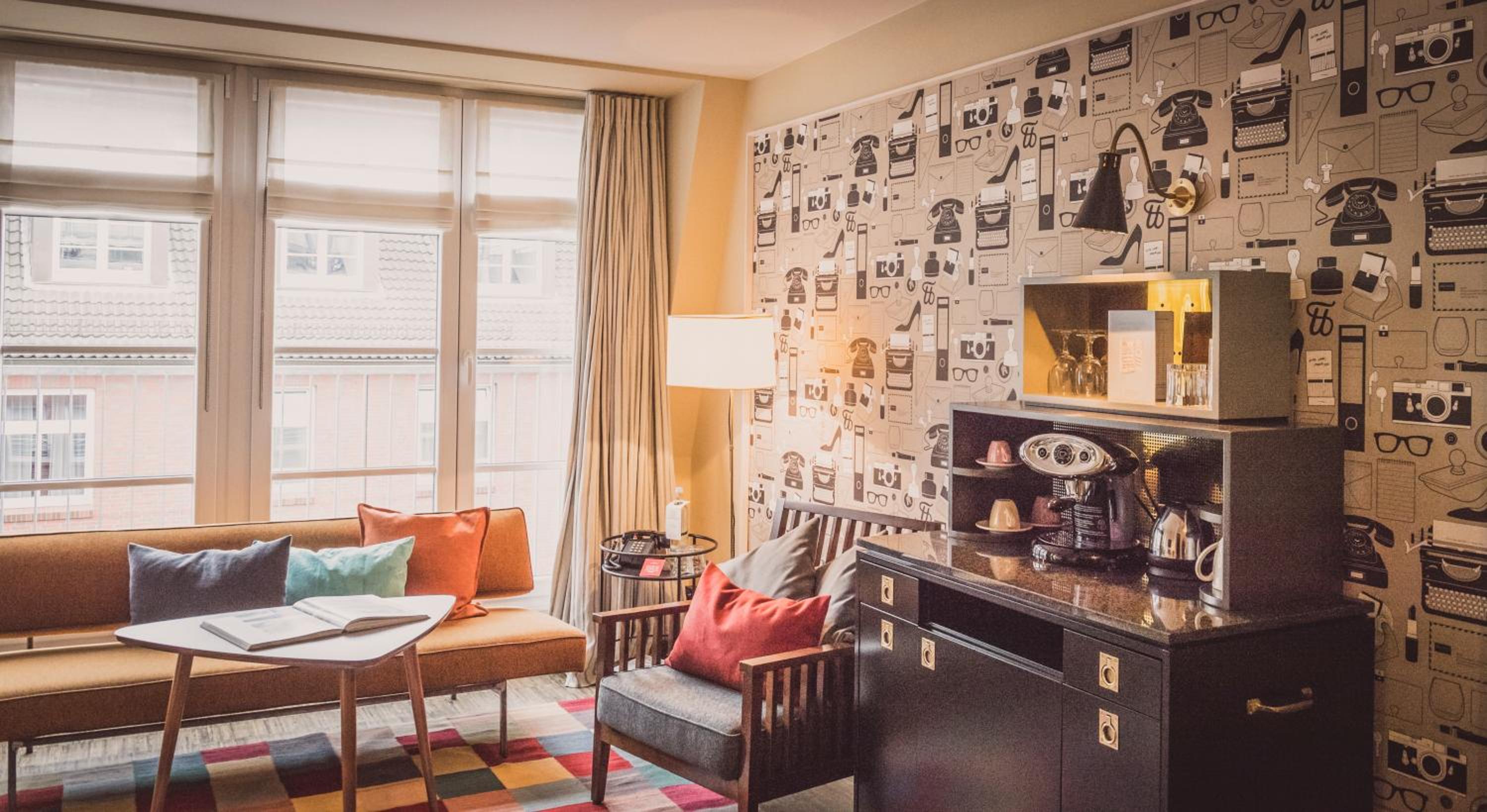 Suite - Photo 12