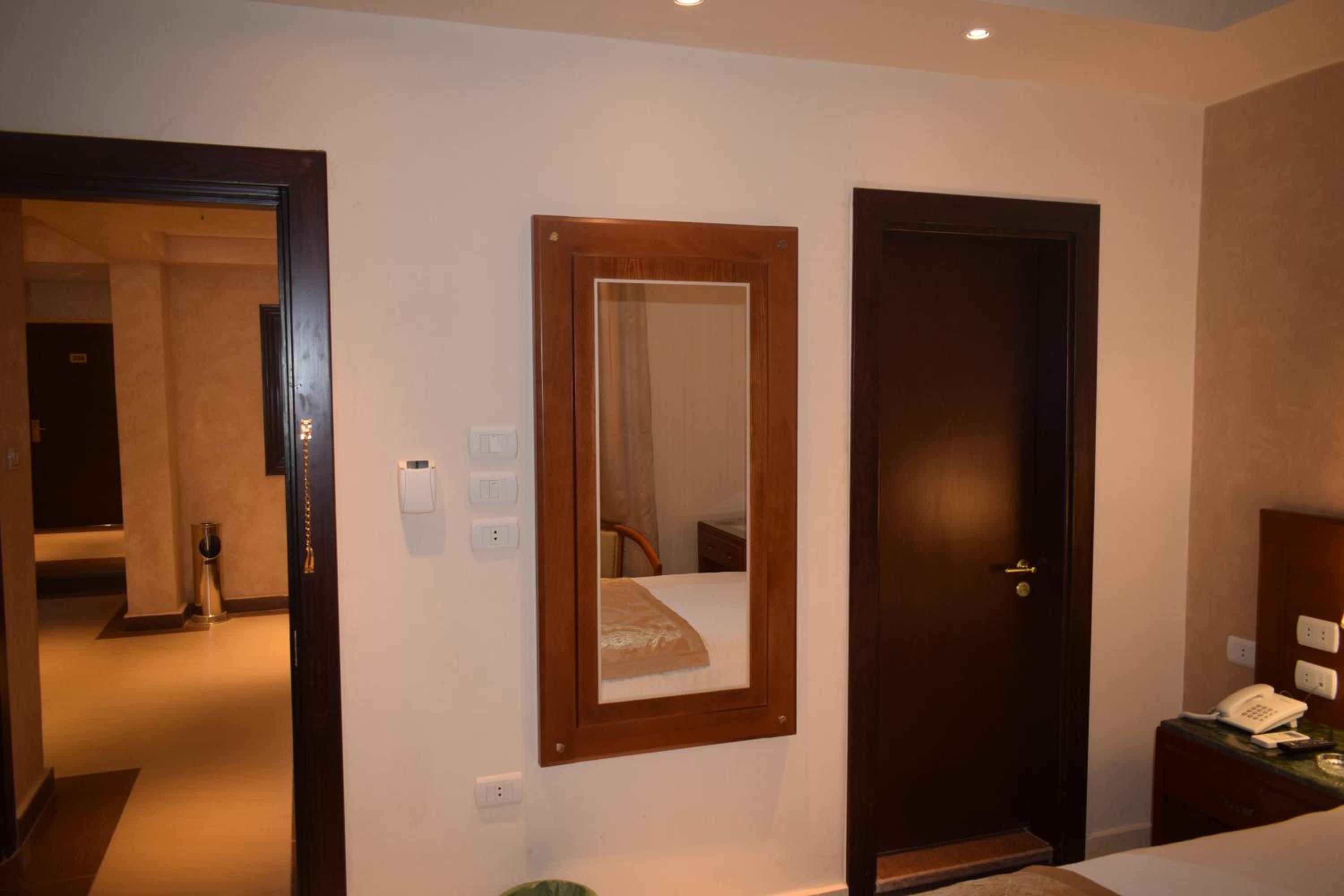 Deluxe Single Room photo 3
