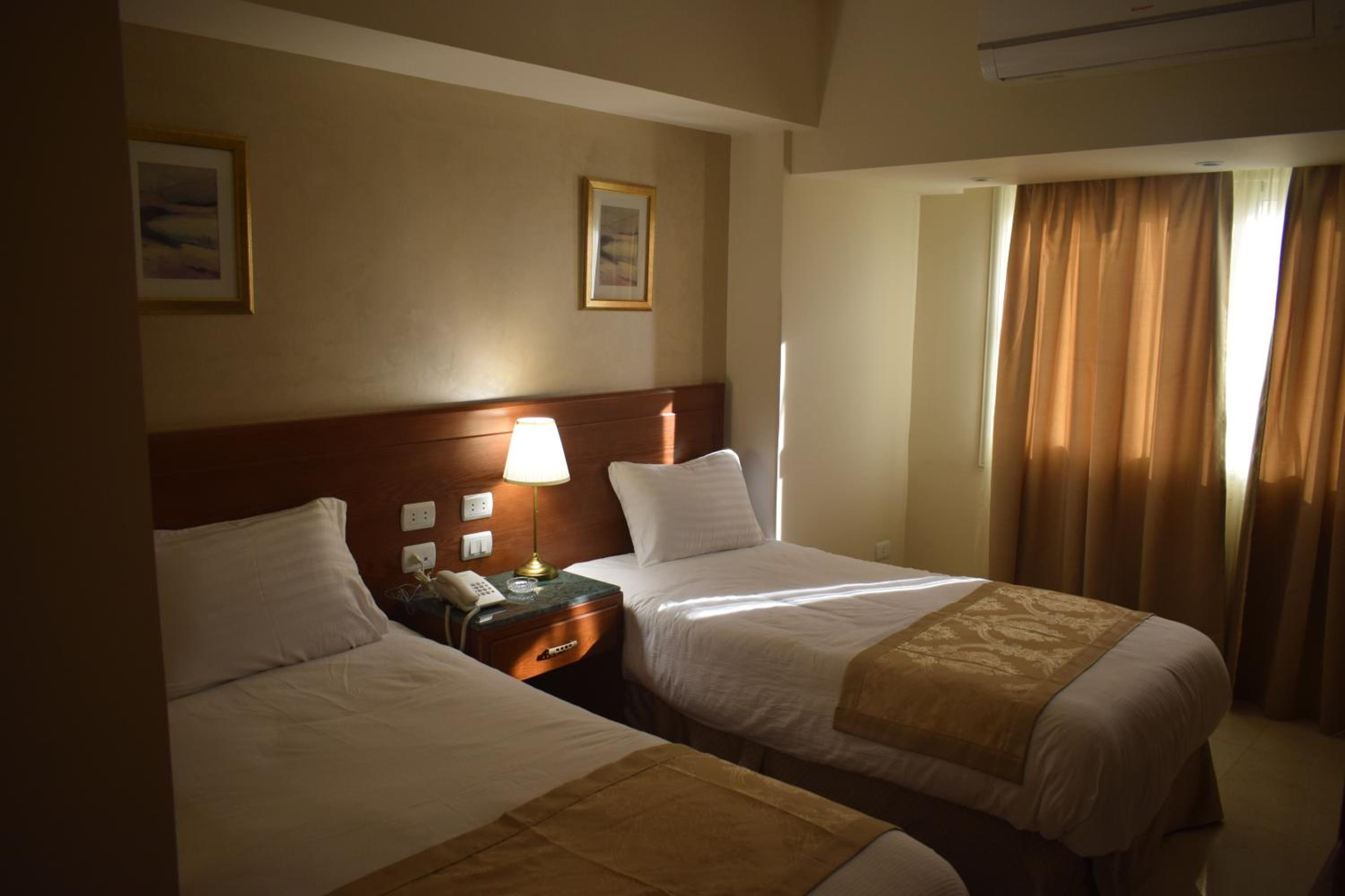 Deluxe Twin Room - Photo 1