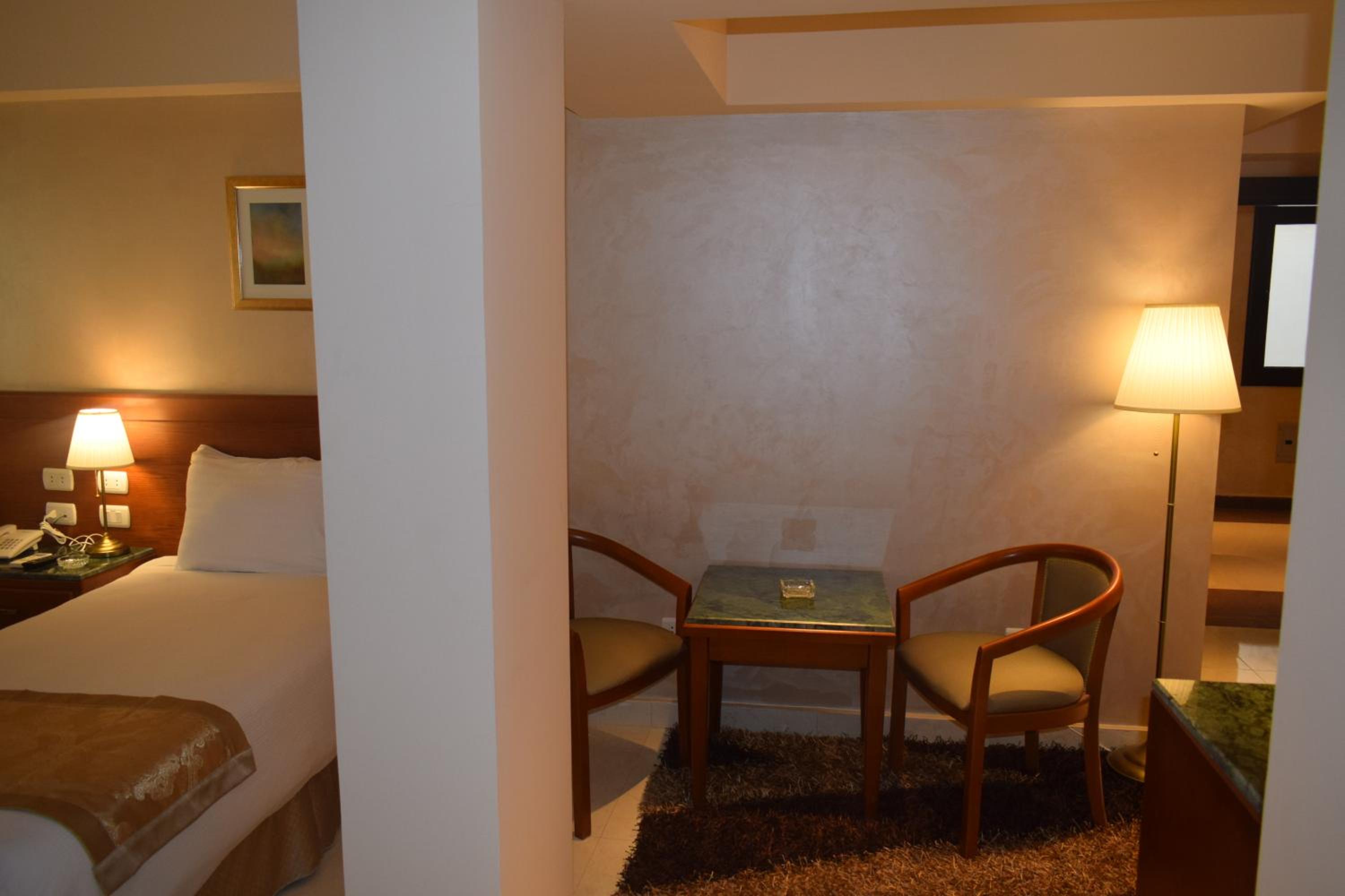 Deluxe Twin Room - Photo 14