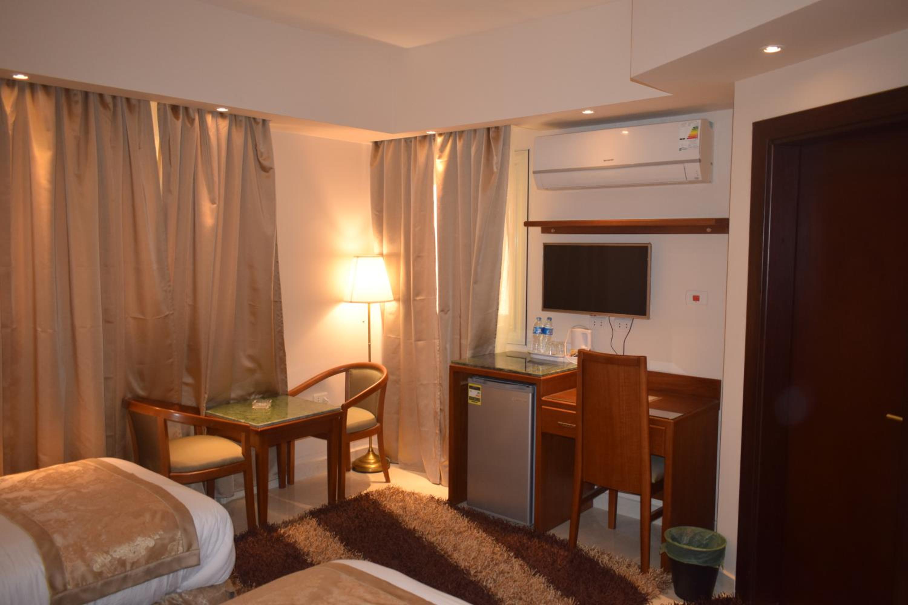Deluxe Twin Room - Photo 18