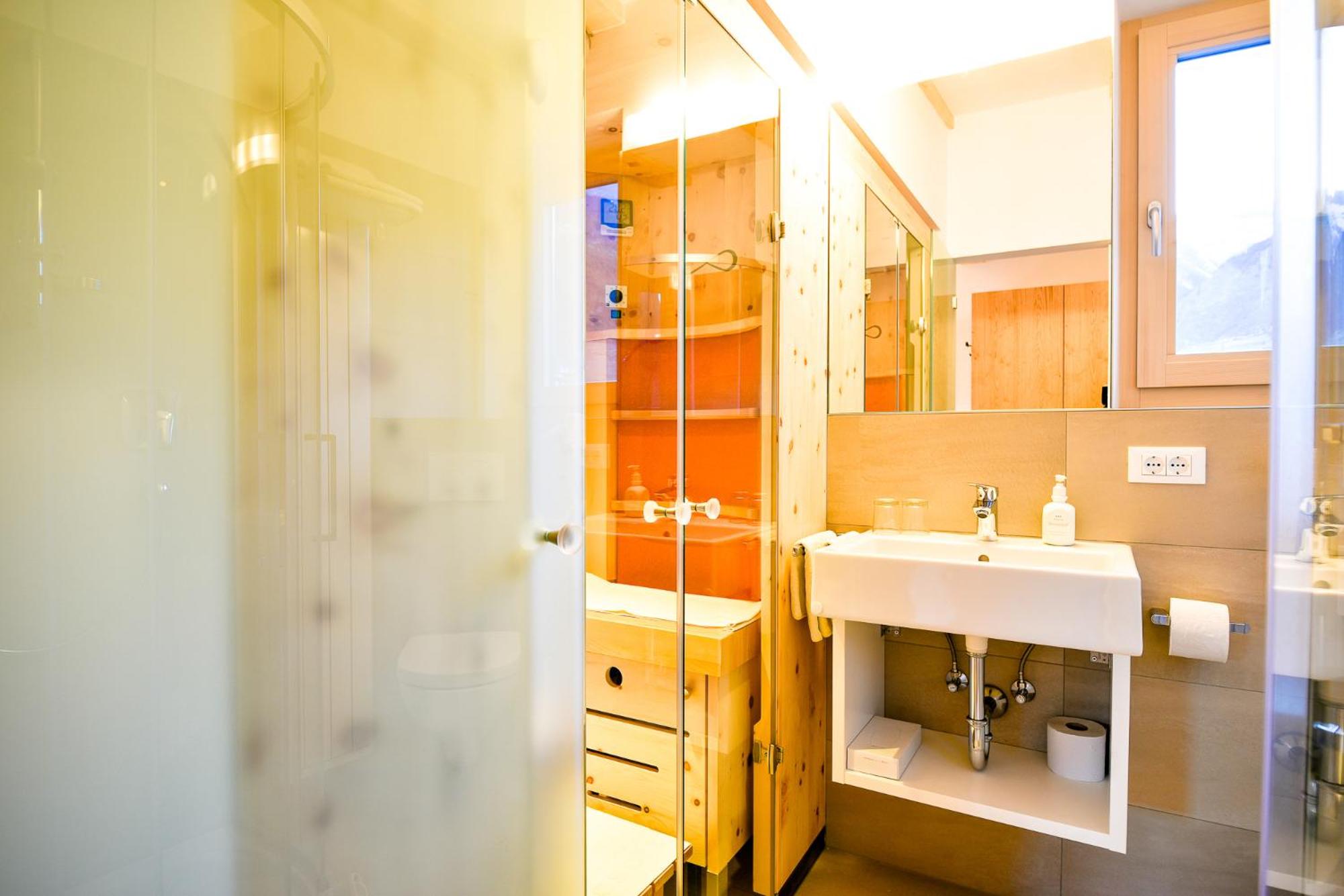 Comfort Double Room with Balcony - Photo 5
