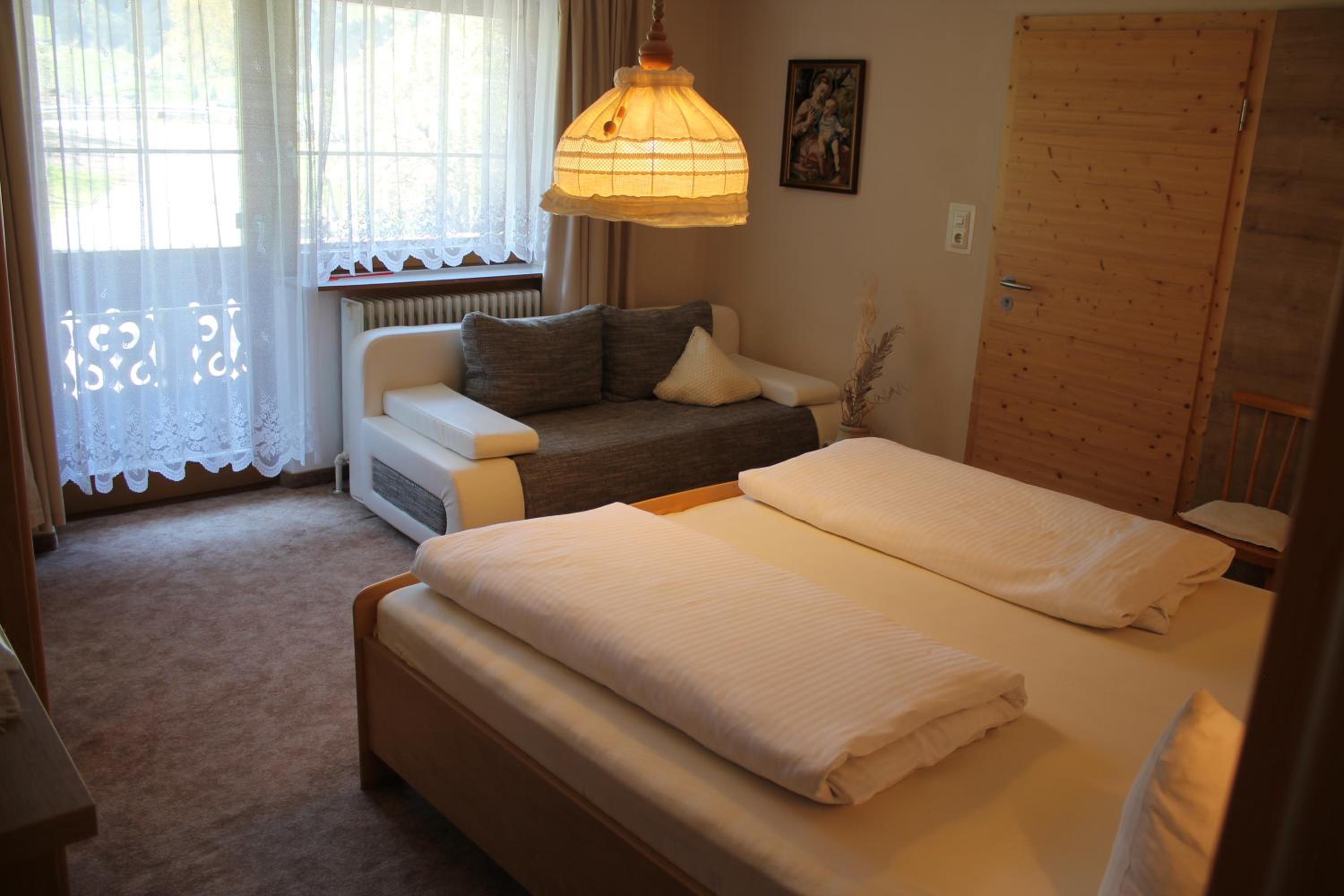 One-Bedroom Apartment with Kitchen photo 1