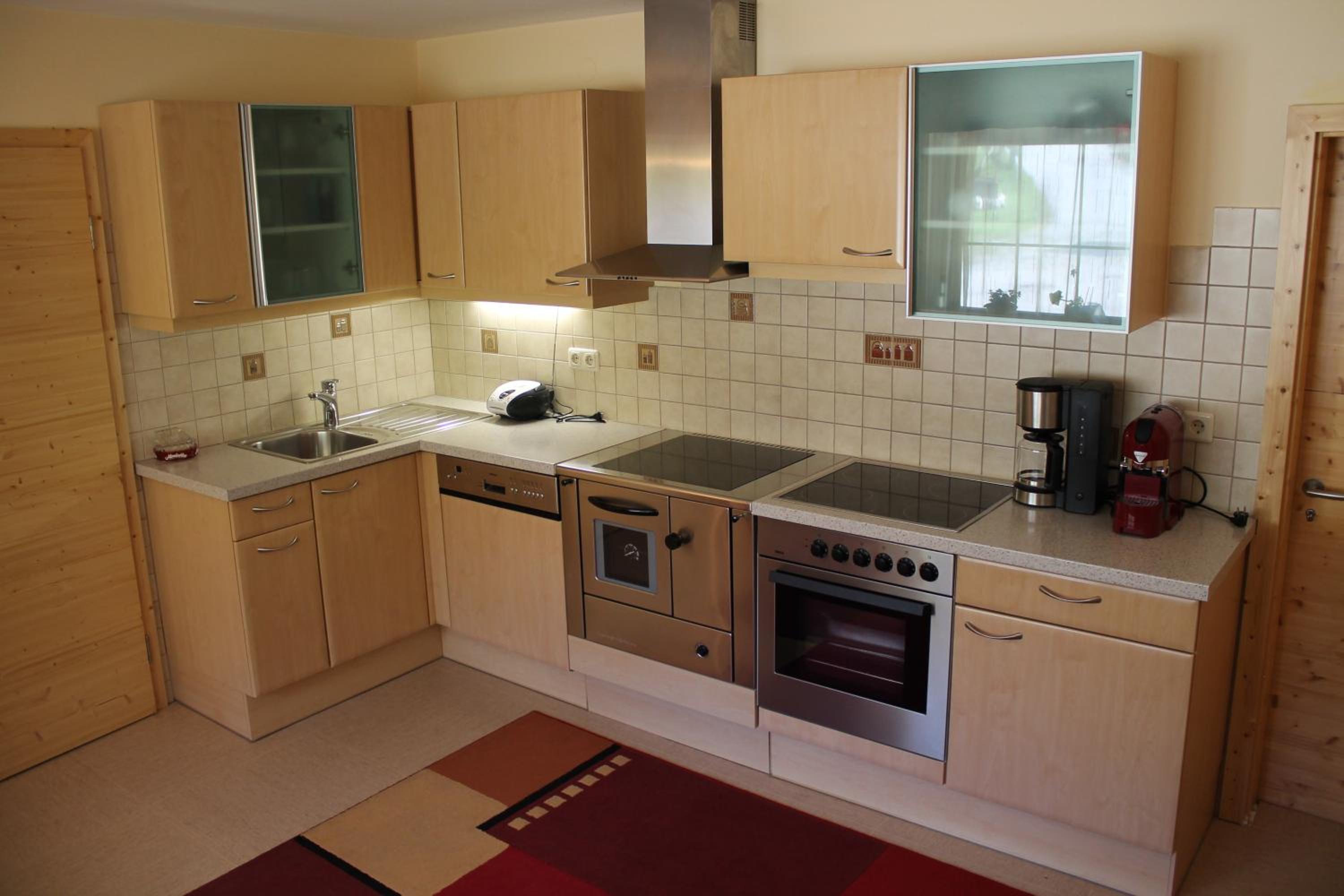 Three-Bedroom Apartment with Balcony photo 3