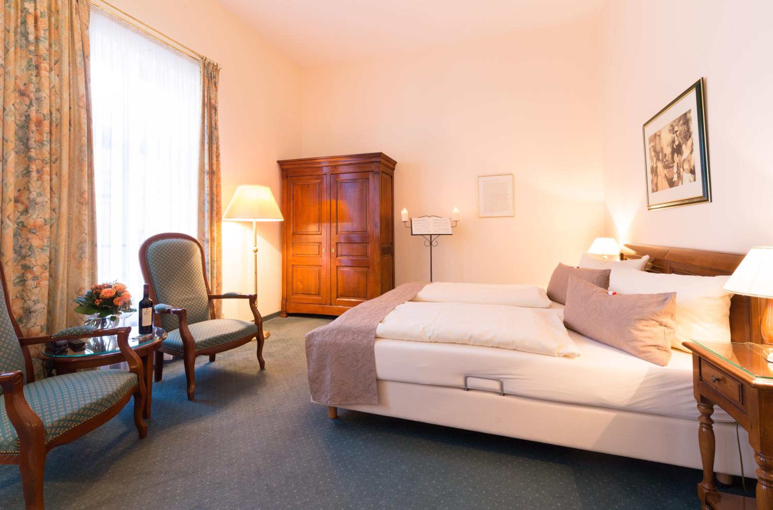 Double Room - Photo 7