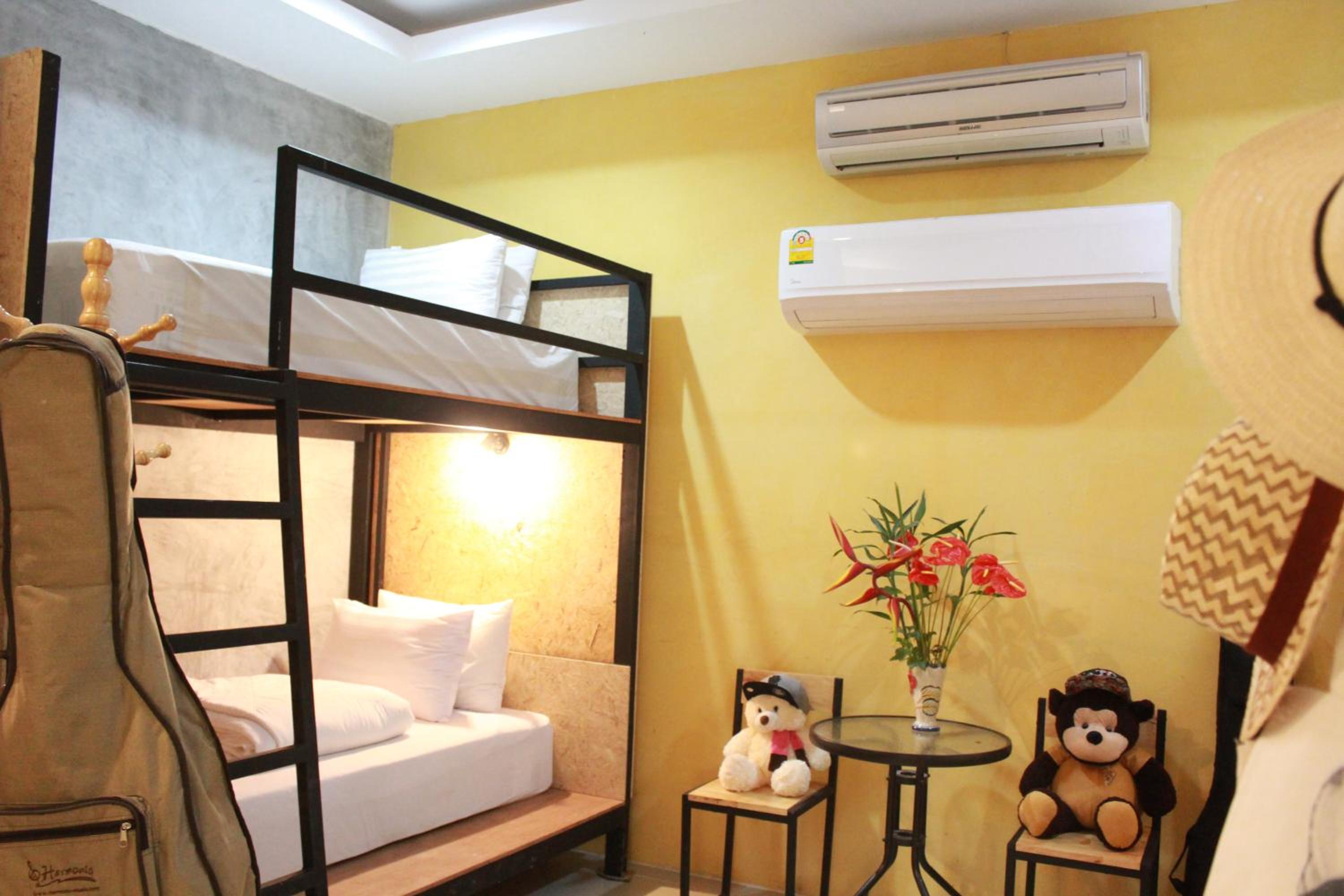 Single Bed in Dormitory Room photo 2