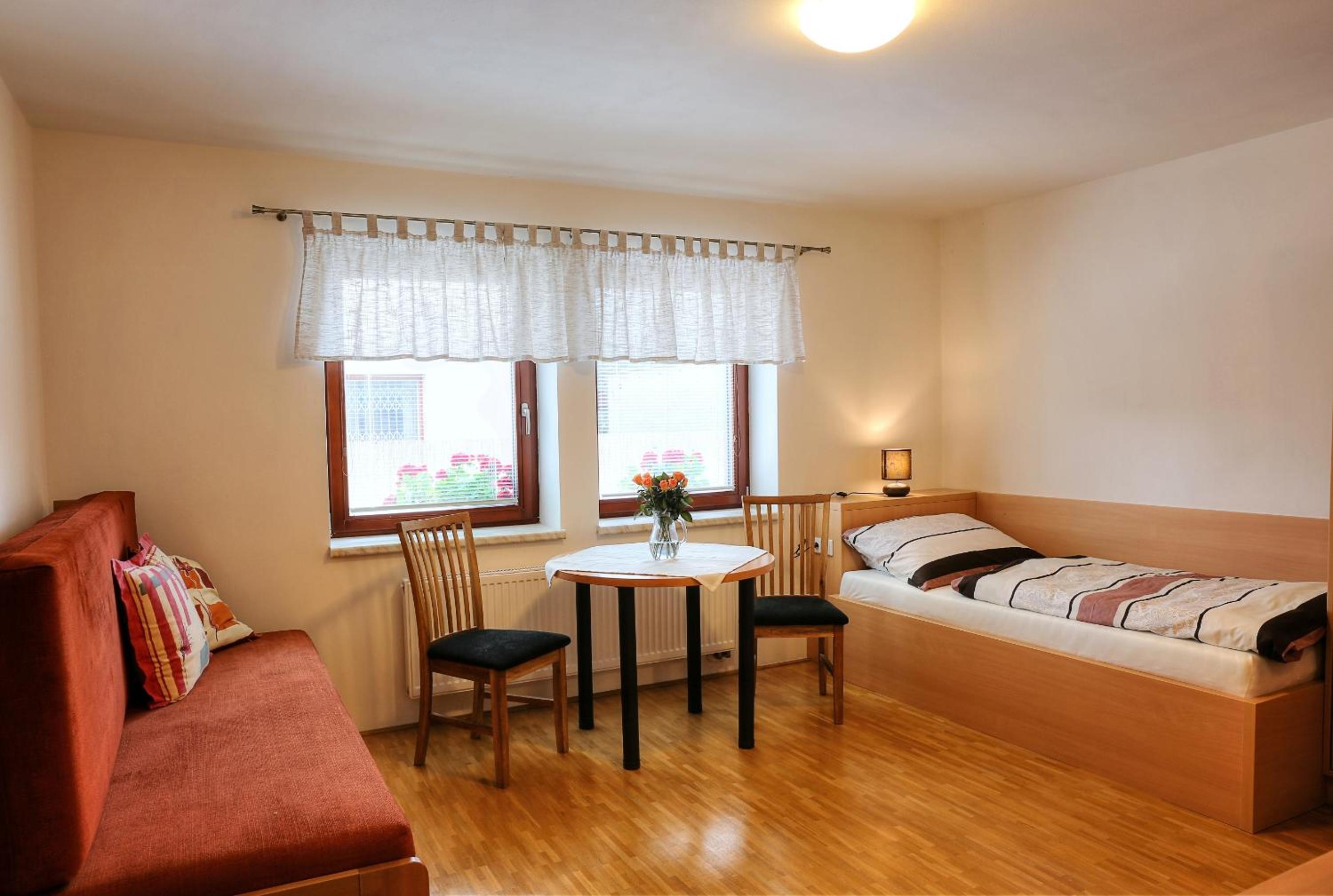 Quadruple Room with Private Bathroom photo 1