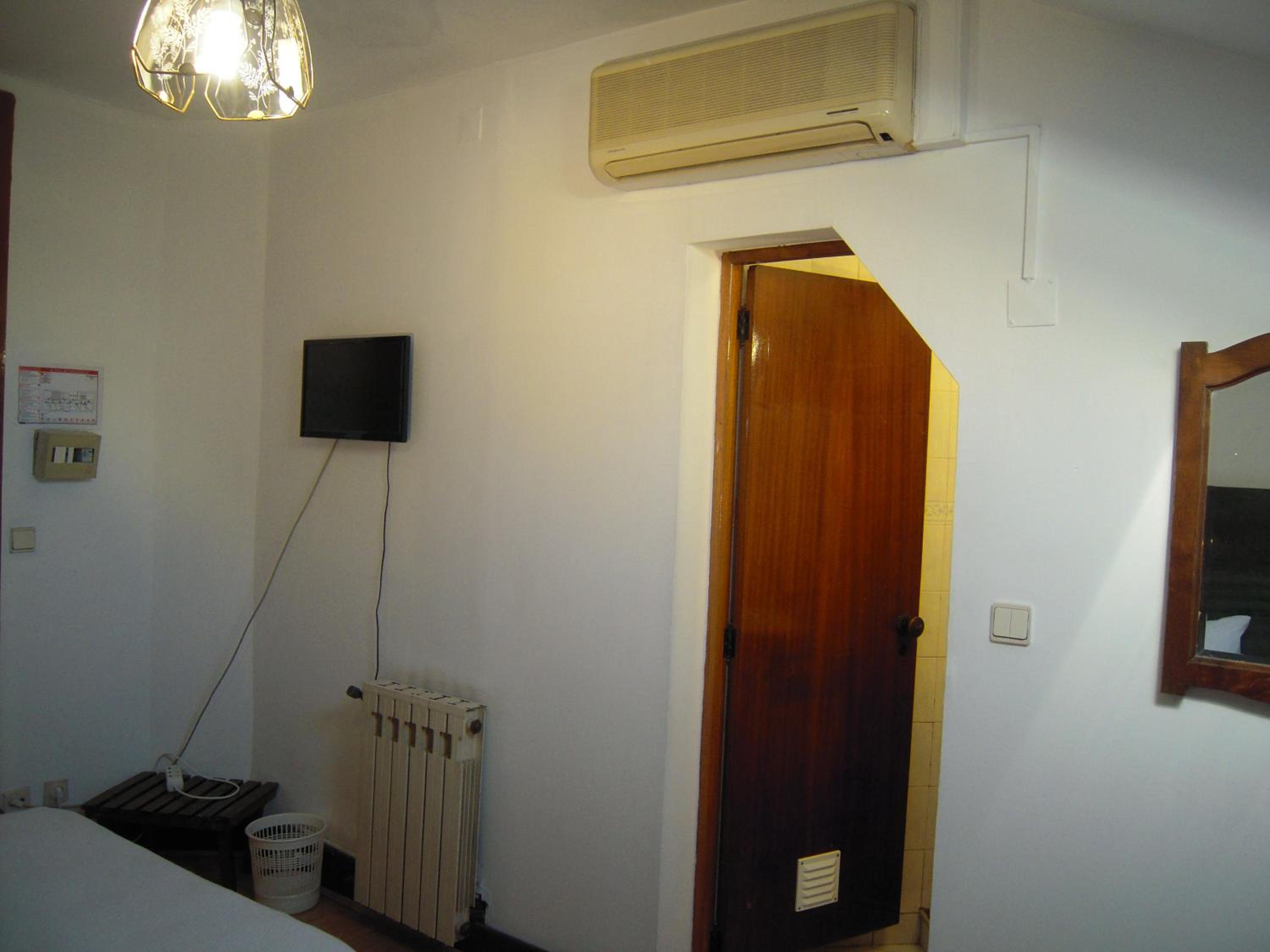 Economic Double or Twin Room - Photo 5