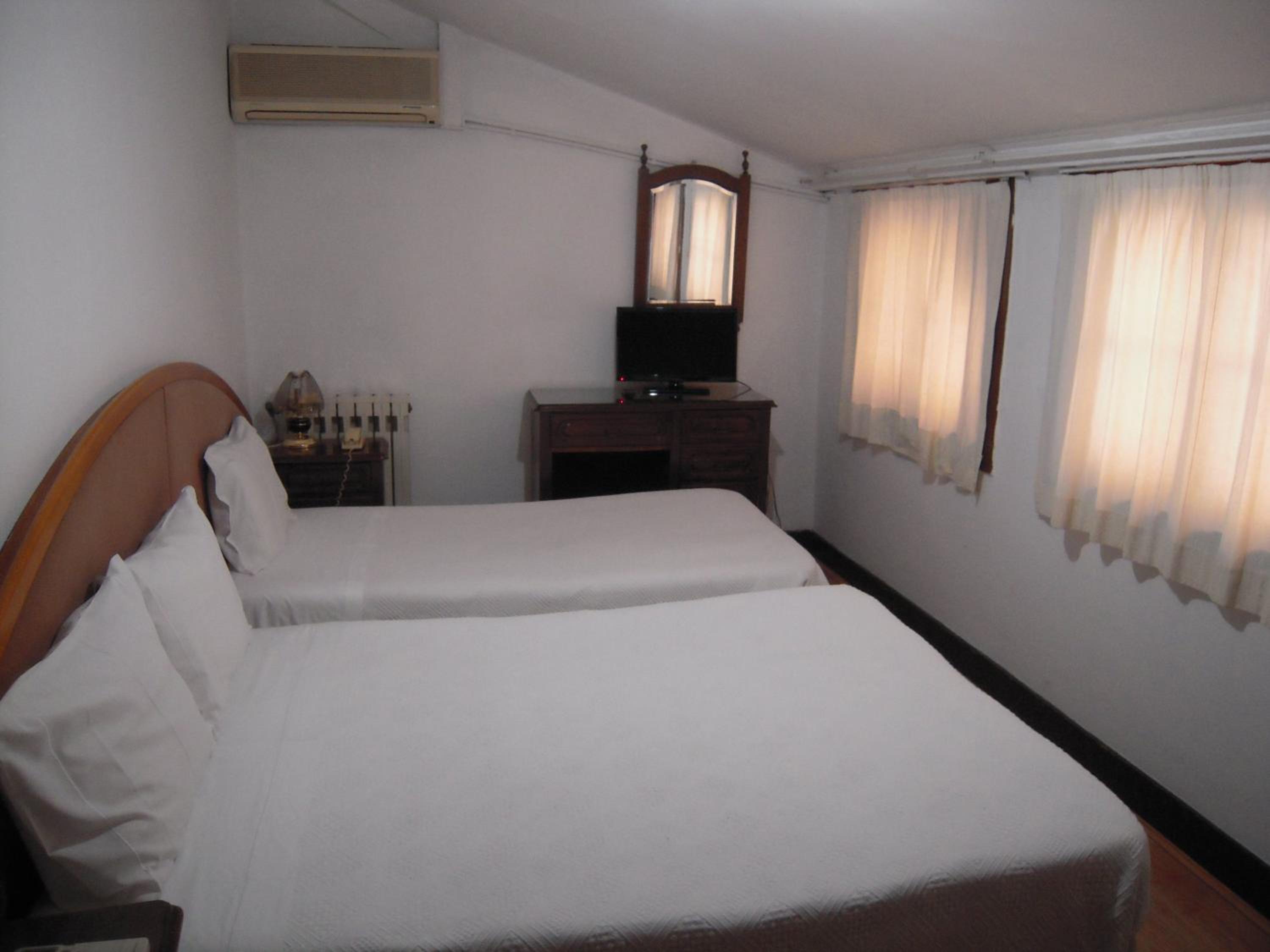Double Room with Individual Extra Bed - Photo 14