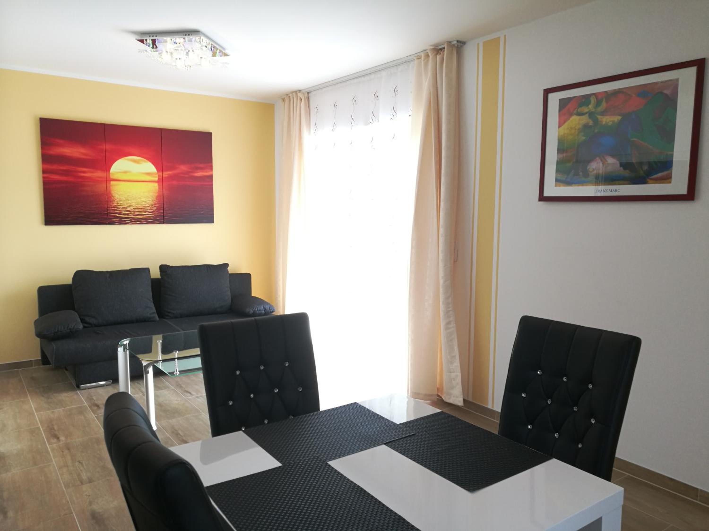 Apartment with Terrace - Photo 9