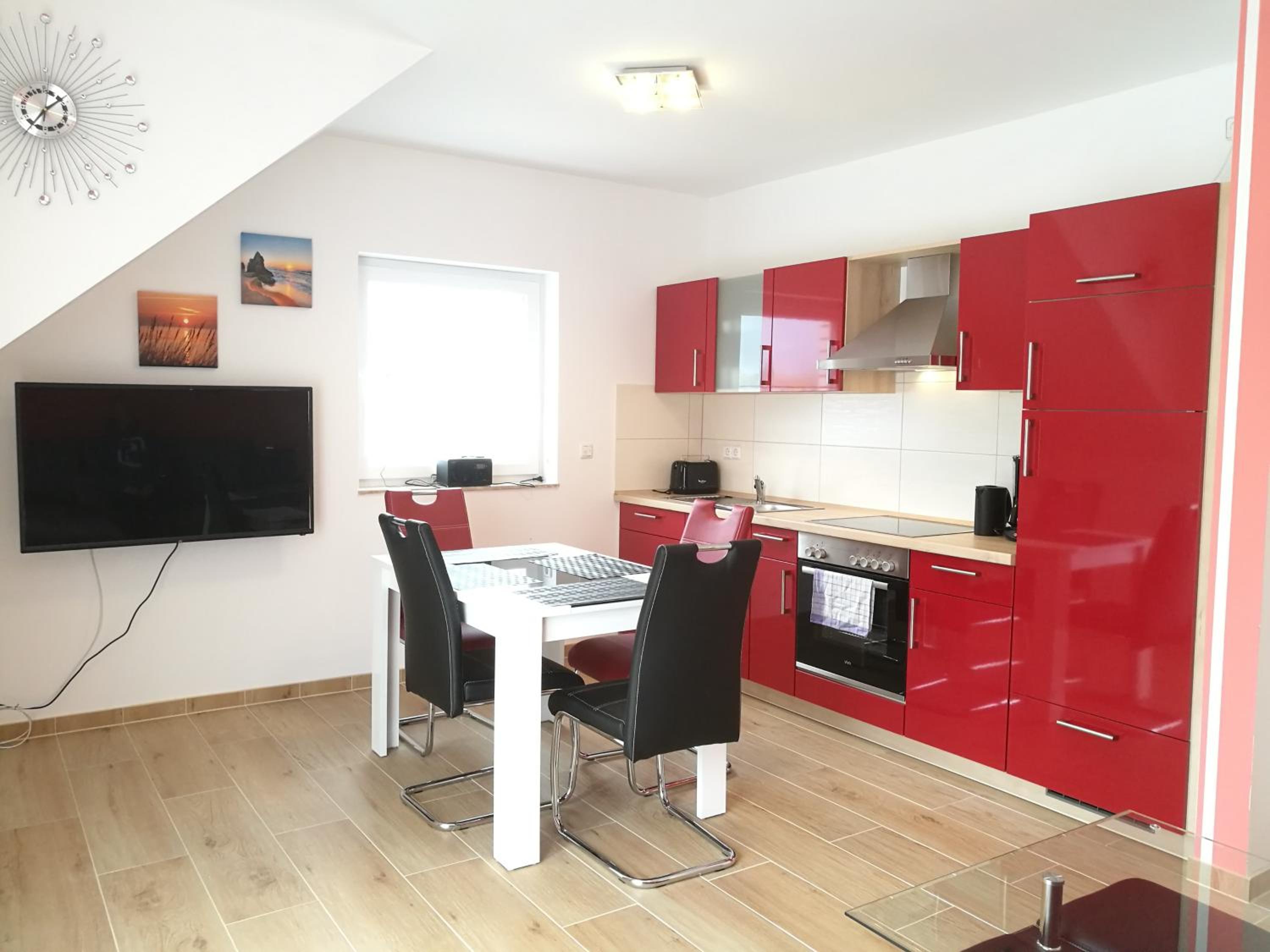 Apartment with Balcony - Photo 8