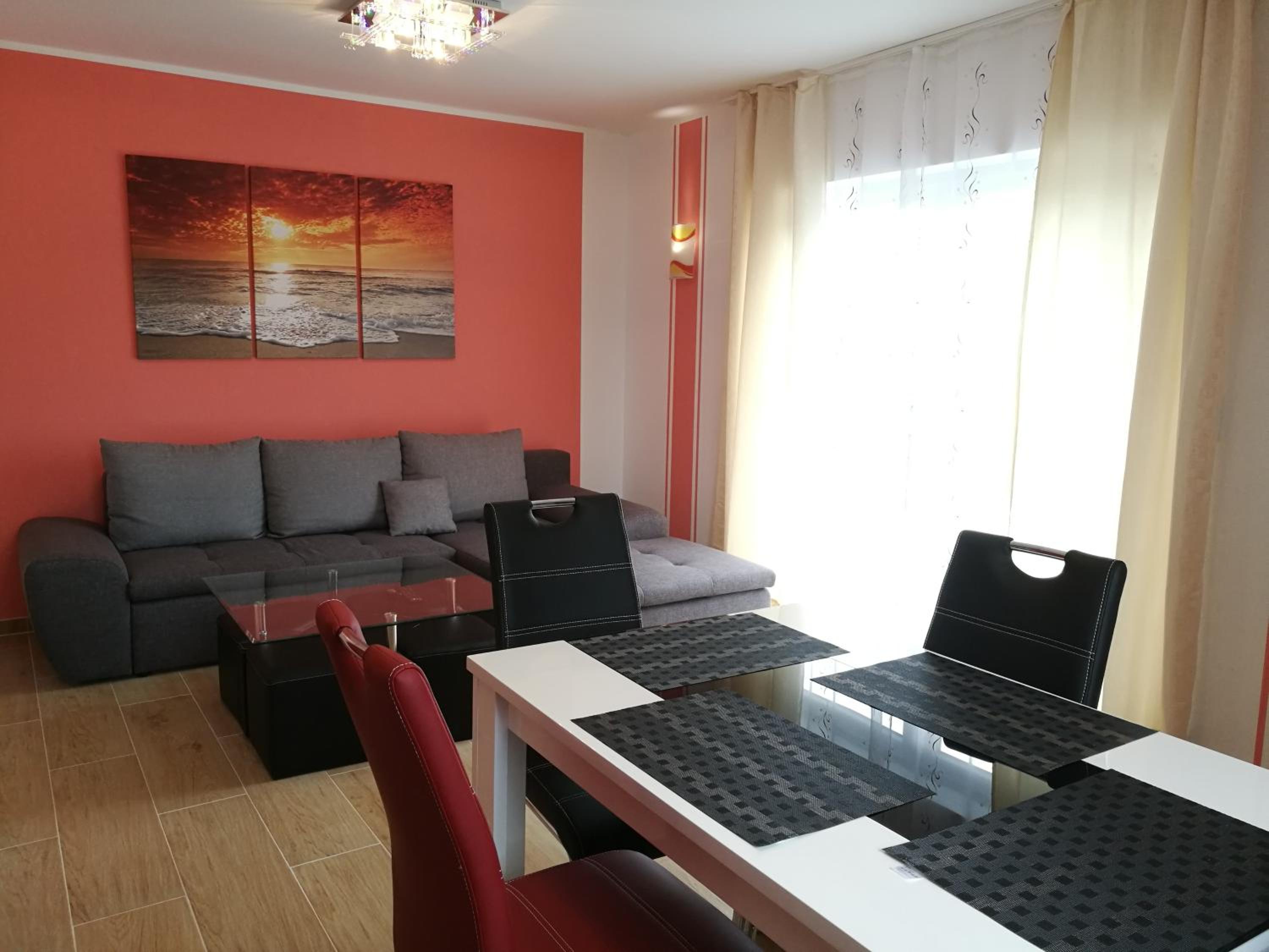 Apartment with Balcony - Photo 7