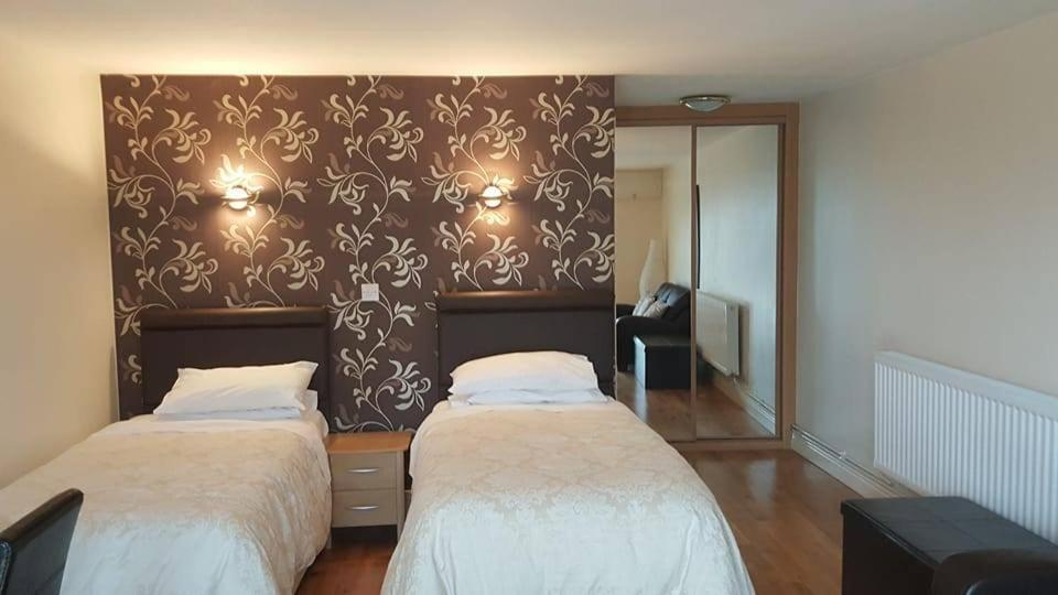 Twin Room with Private Bathroom photo 1