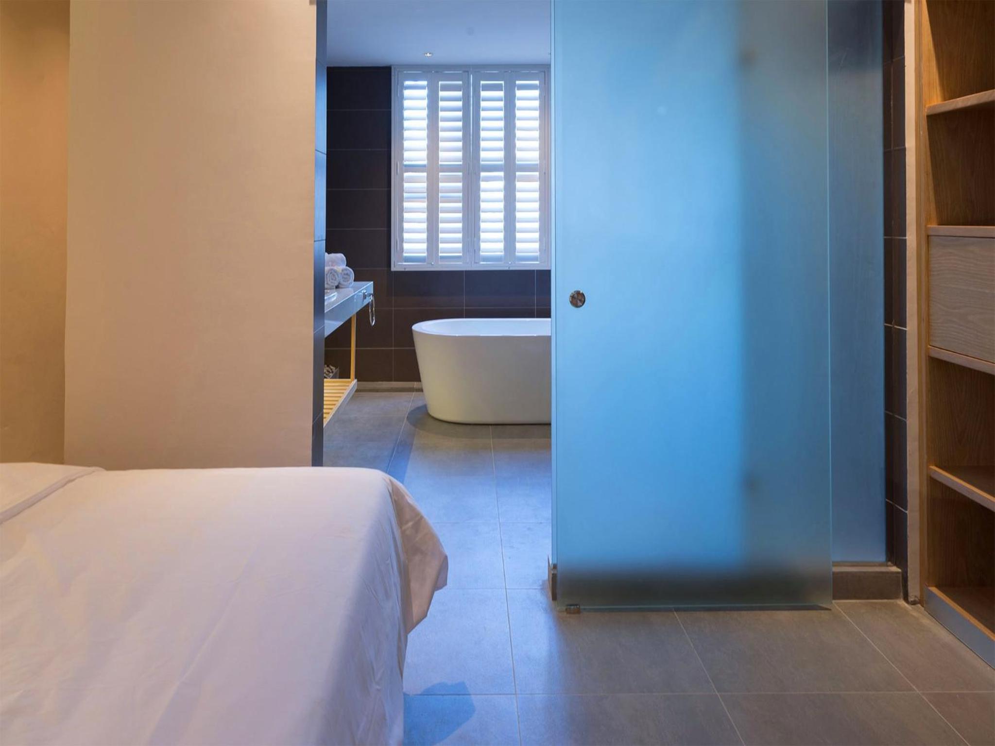Premiere Suite / Self Catering - Photo 6