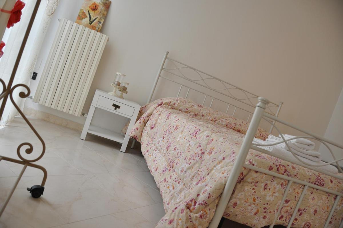 Double Room - Photo 5