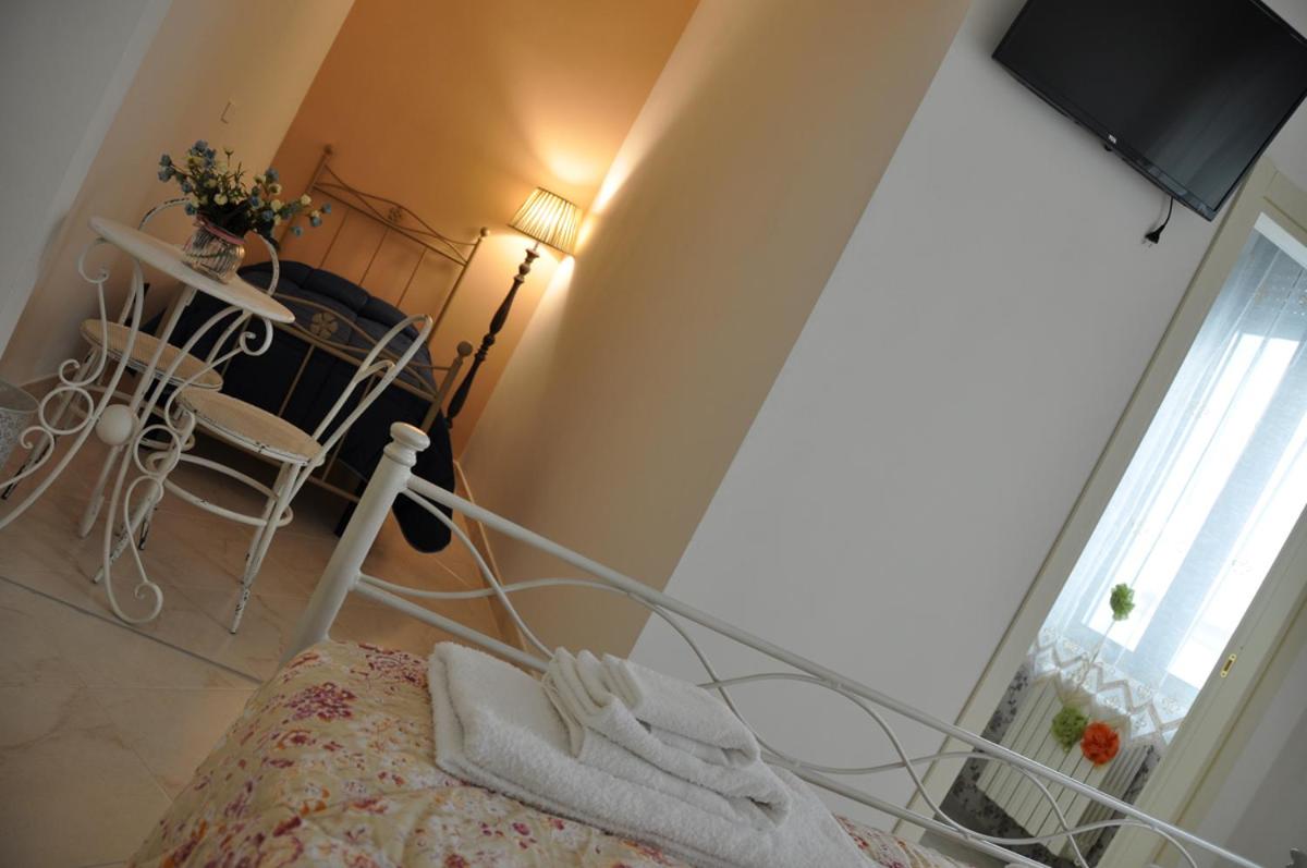 Double Room - Photo 4