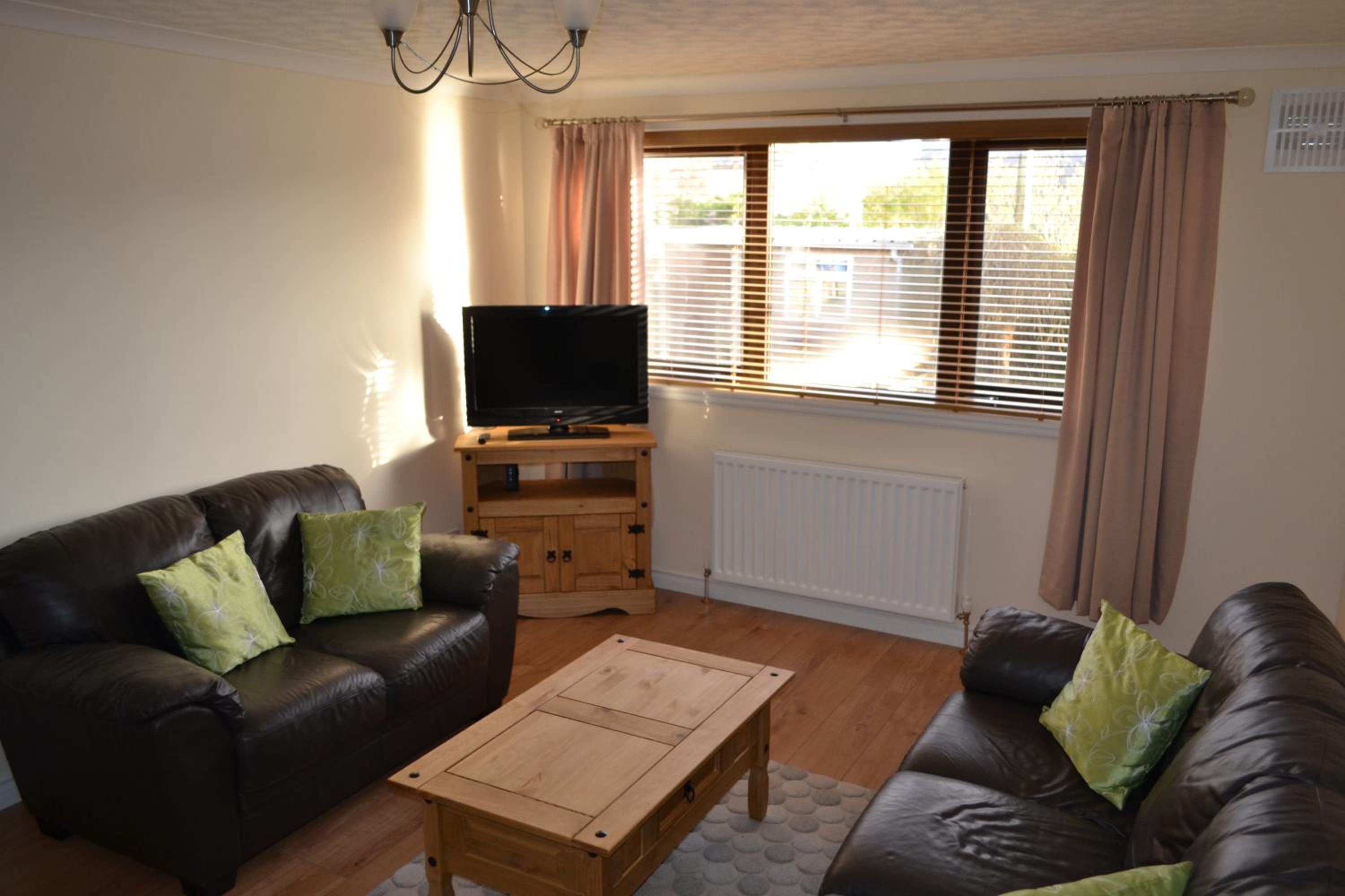 Apartment - Ground Floor - Photo 1