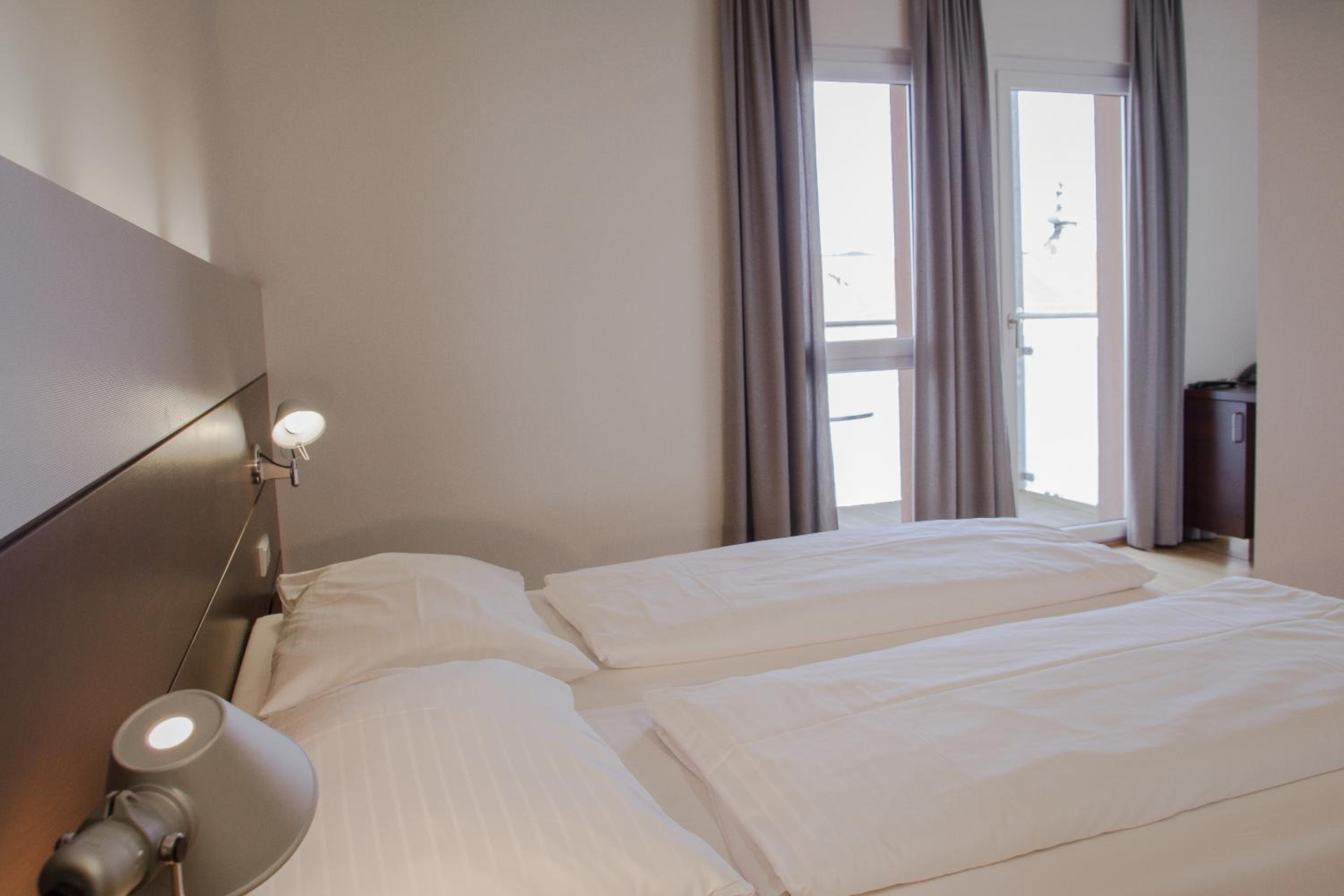 Business Double Room - Photo 10