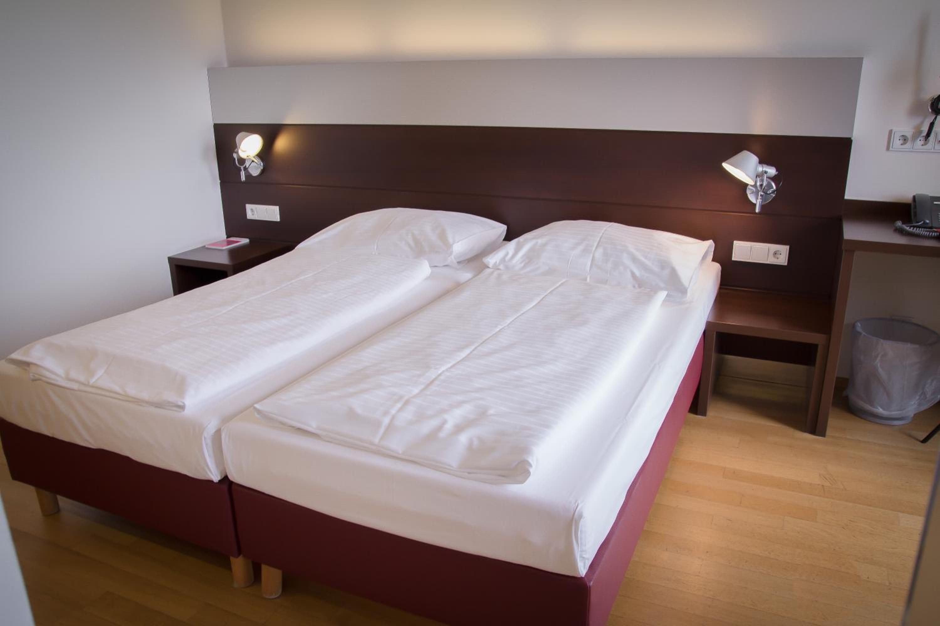 Business Double Room - Photo 6