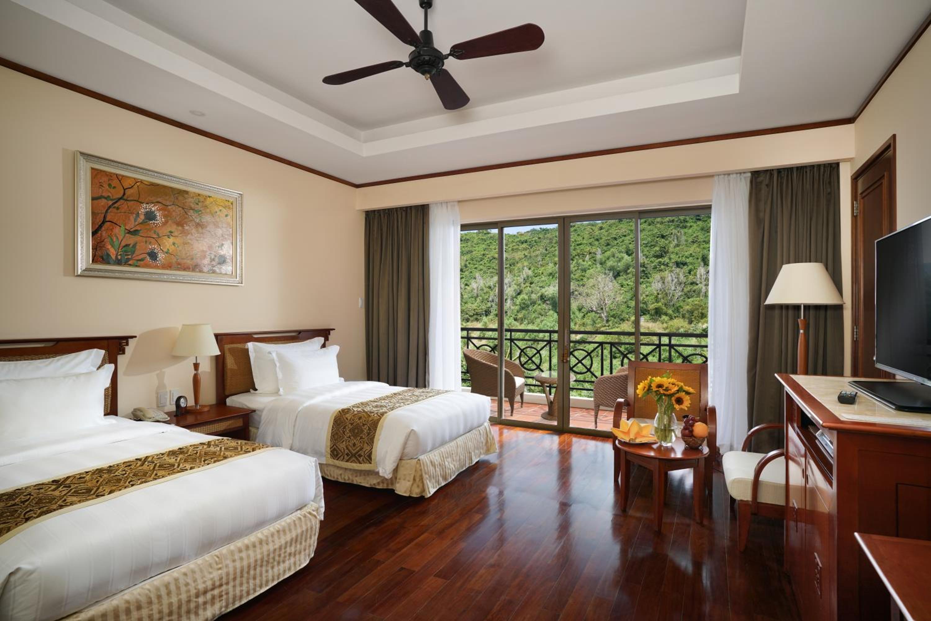 Grand Deluxe Twin Bed photo 2