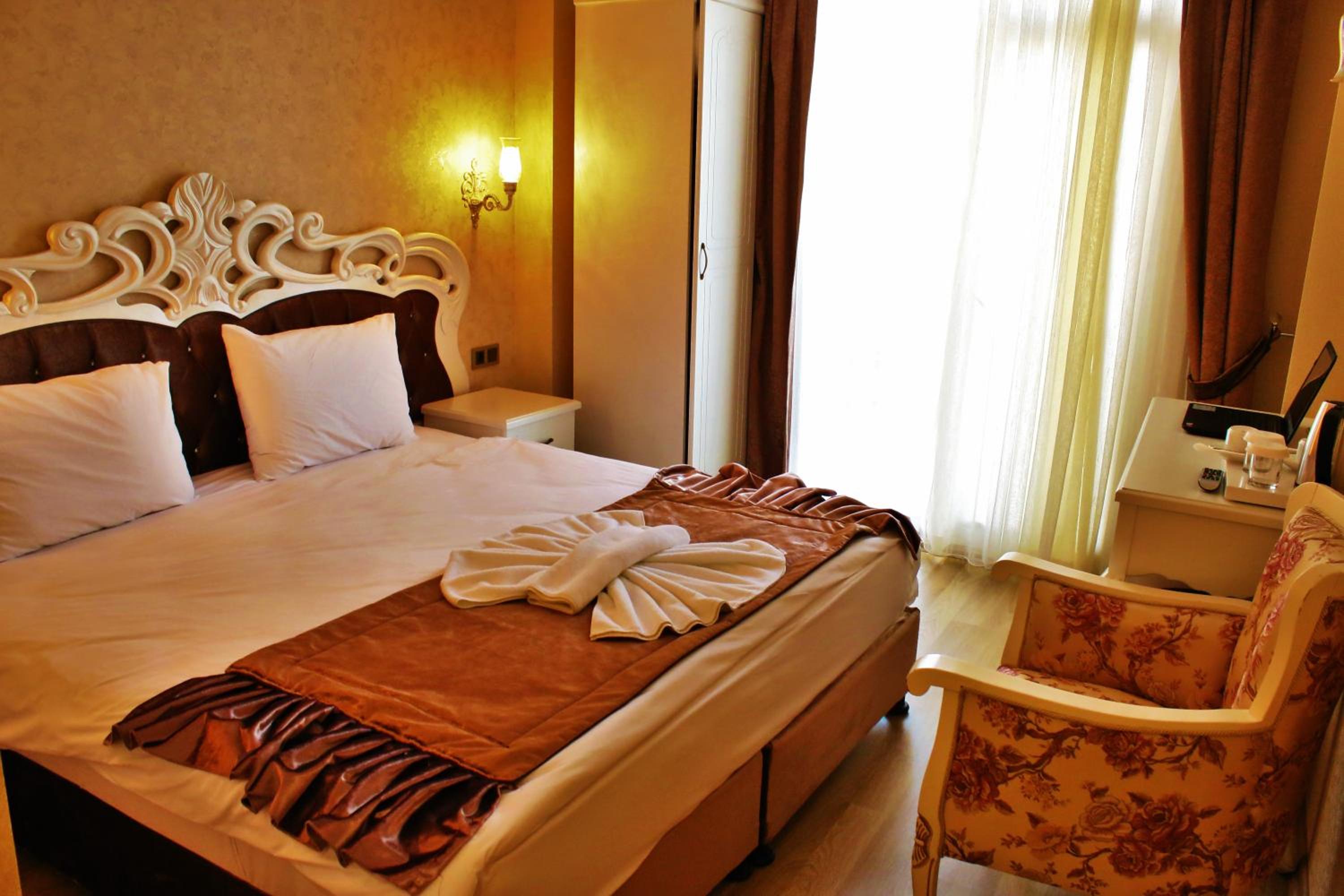 Standard Double or Twin Room photo 2