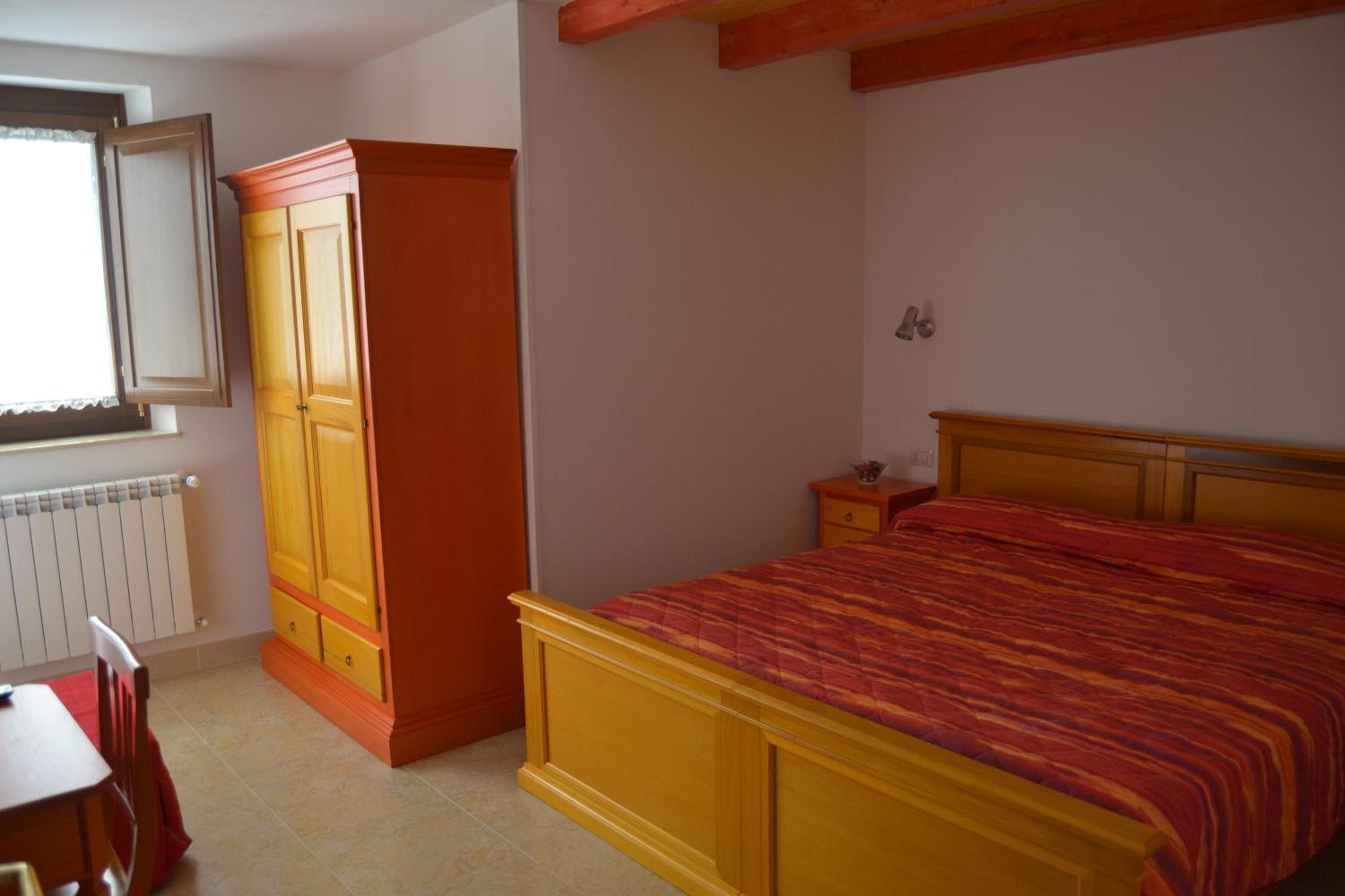 Quadruple Room with Private Bathroom photo 2