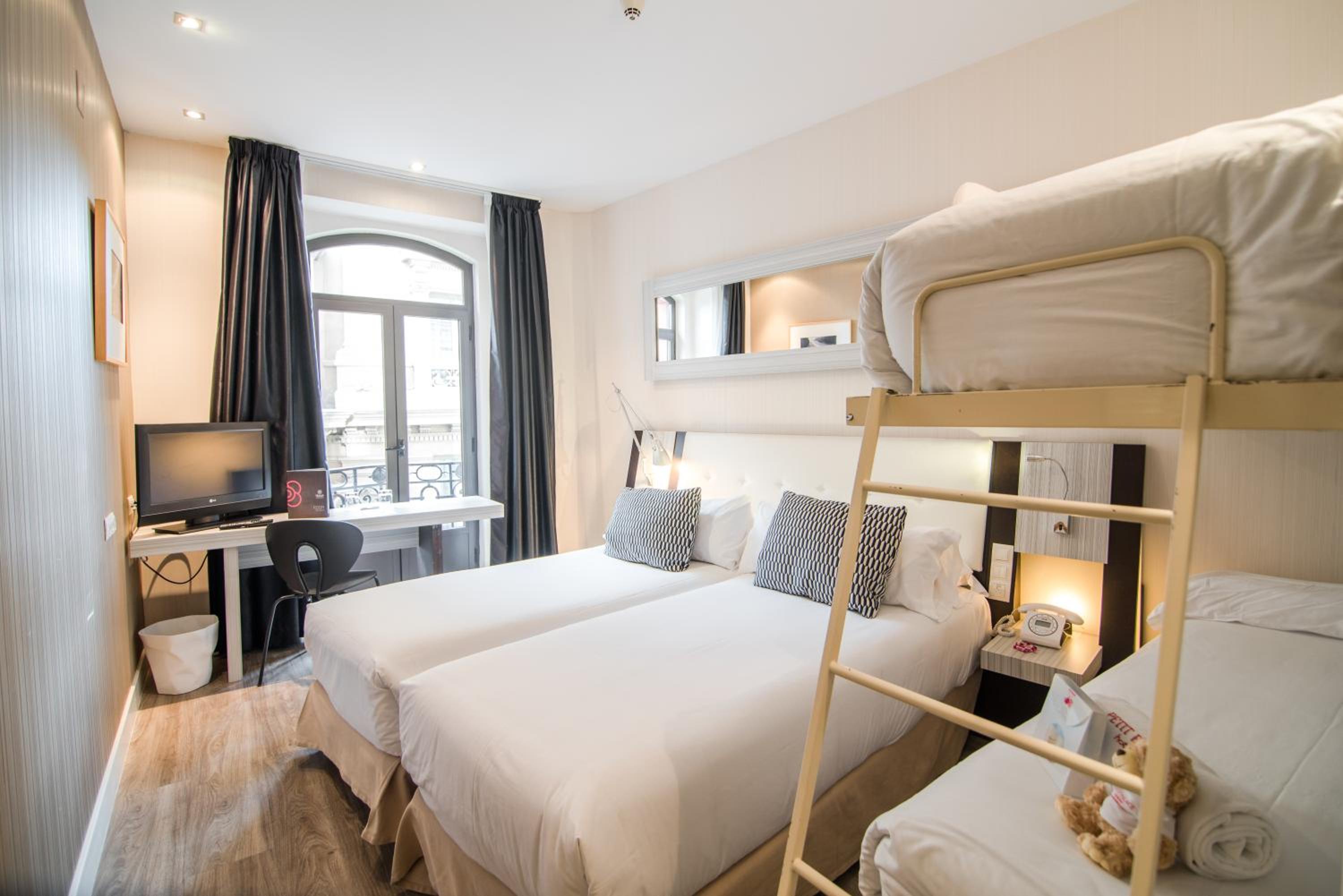 Quadruple Room - Photo 4