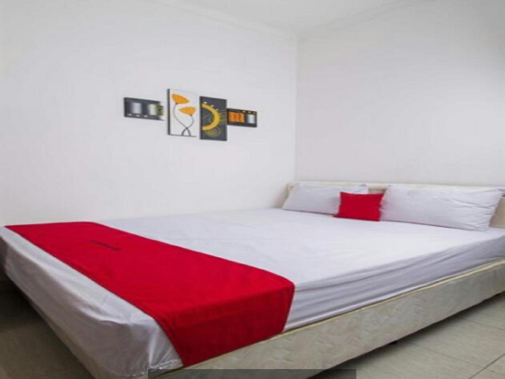 Budget Double Room - Photo 7