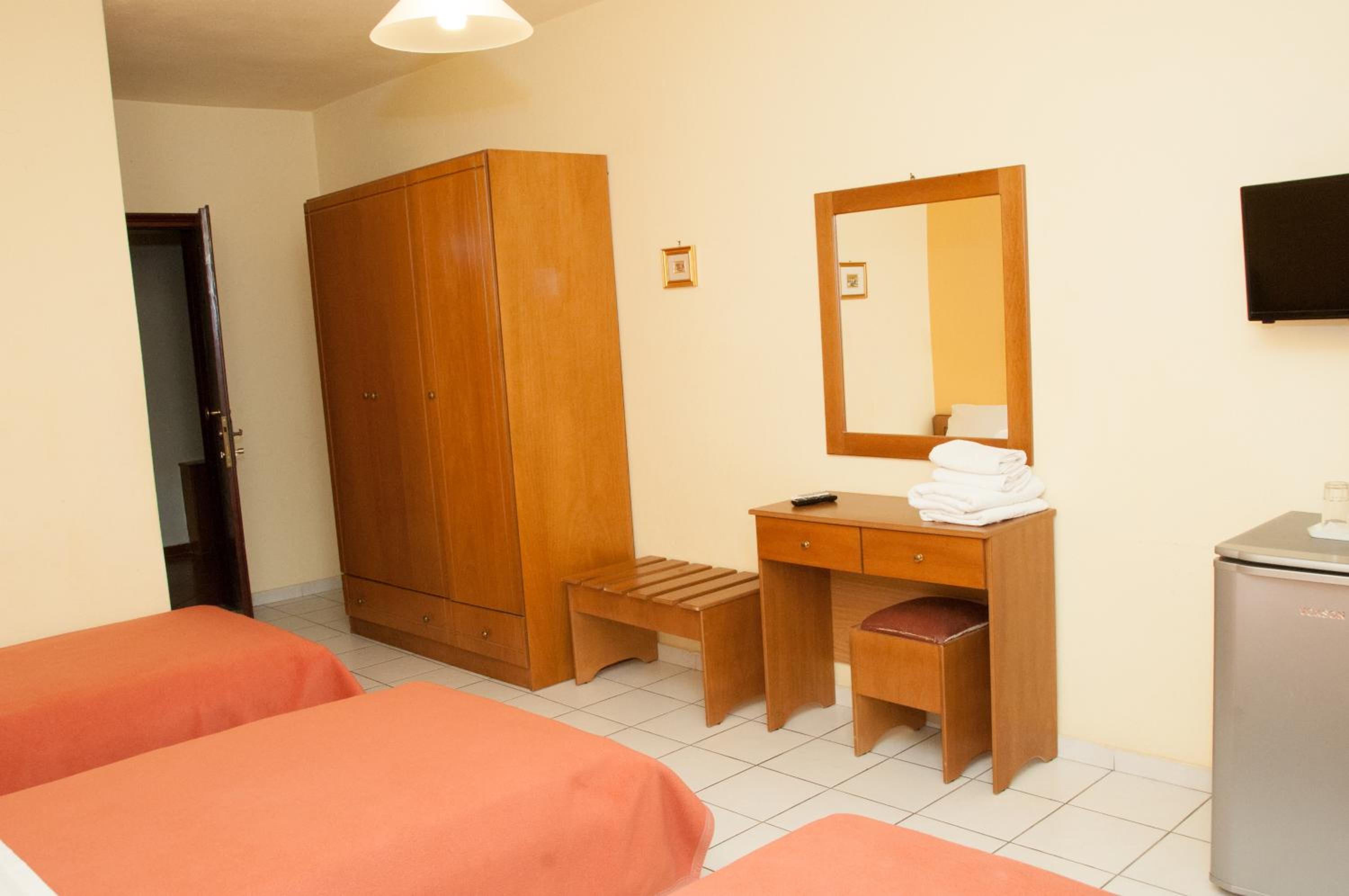 Triple Room - Photo 5