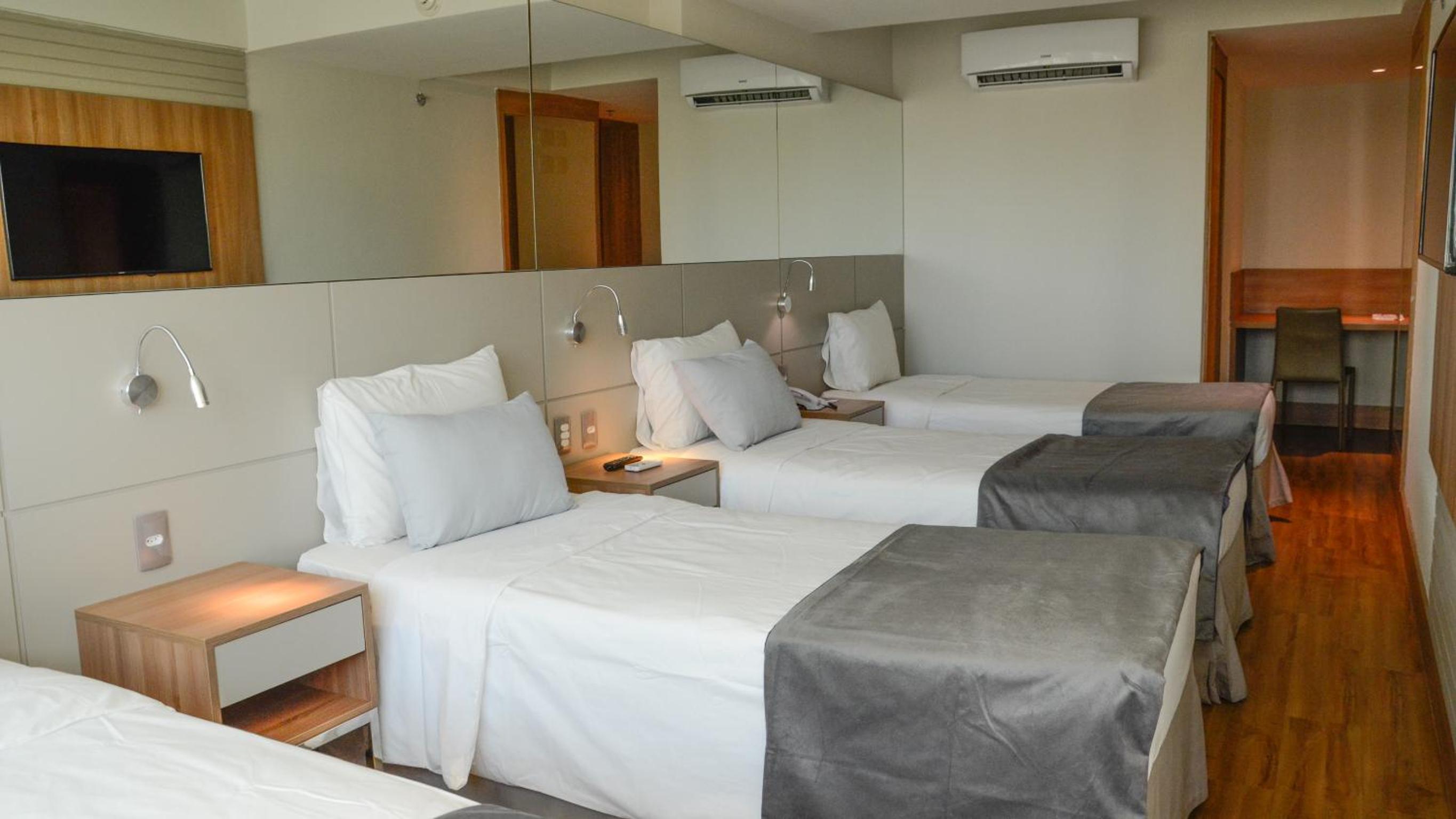 Hotel Atlântico Travel Copacabana — Deluxe Quadruple Room