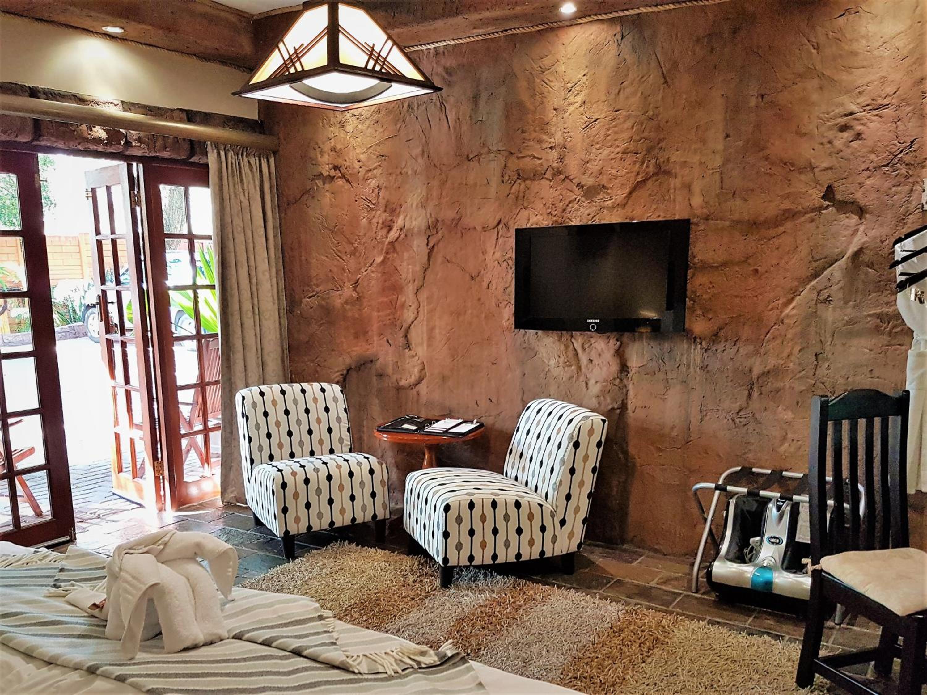 Standard Twin Room - Photo 9