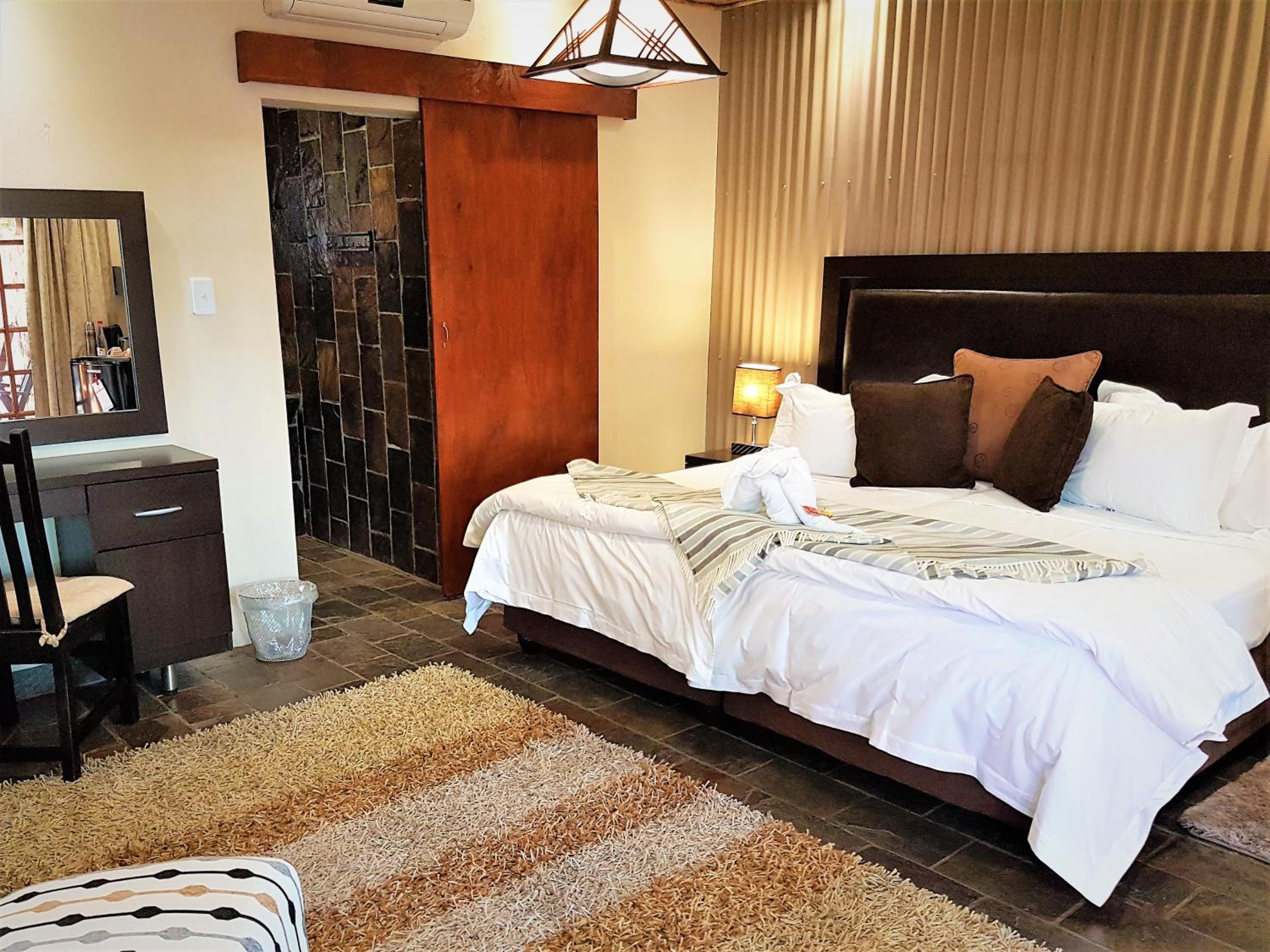 Standard Twin Room - Photo 2