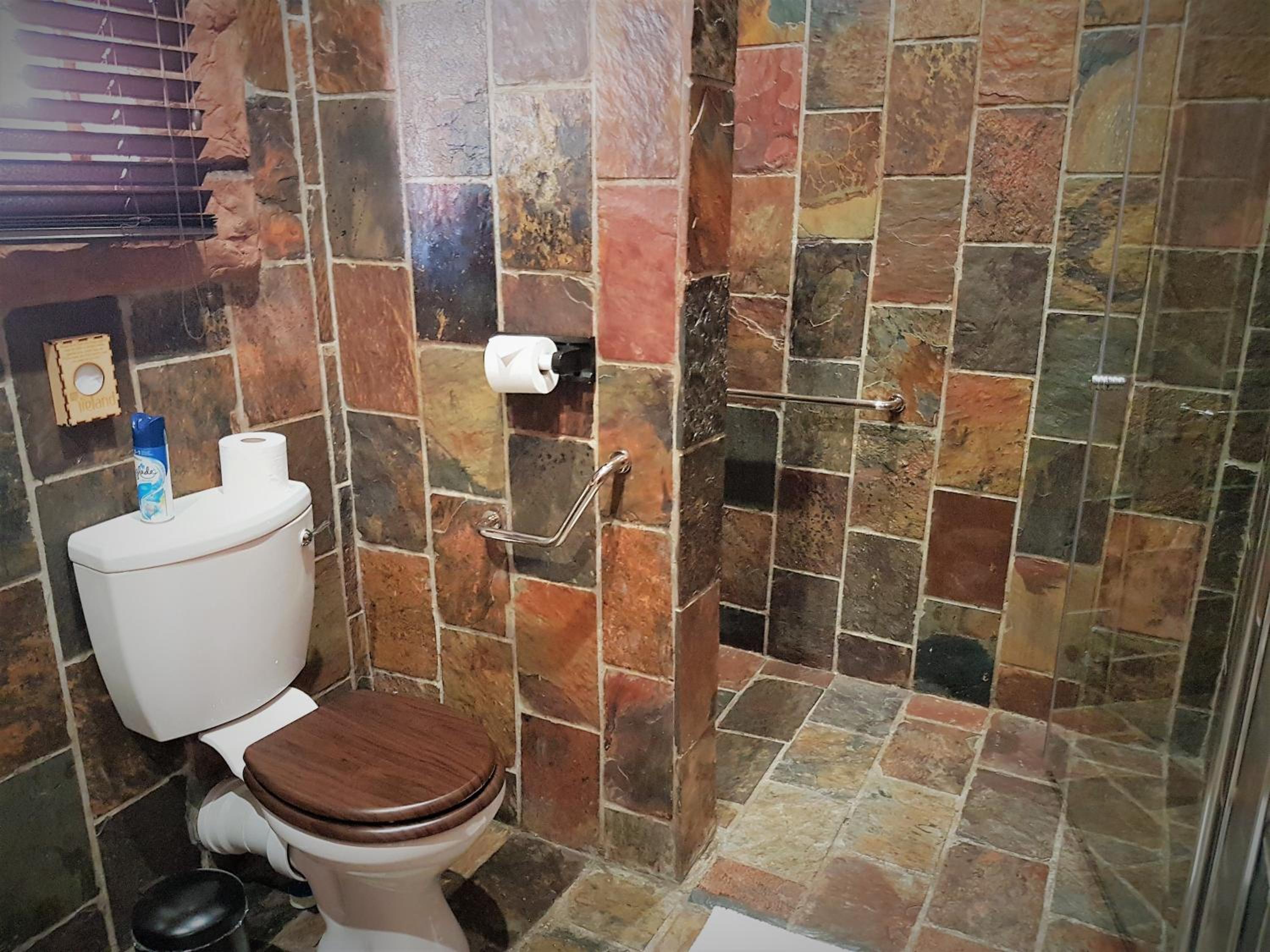 Standard Twin Room - Photo 10