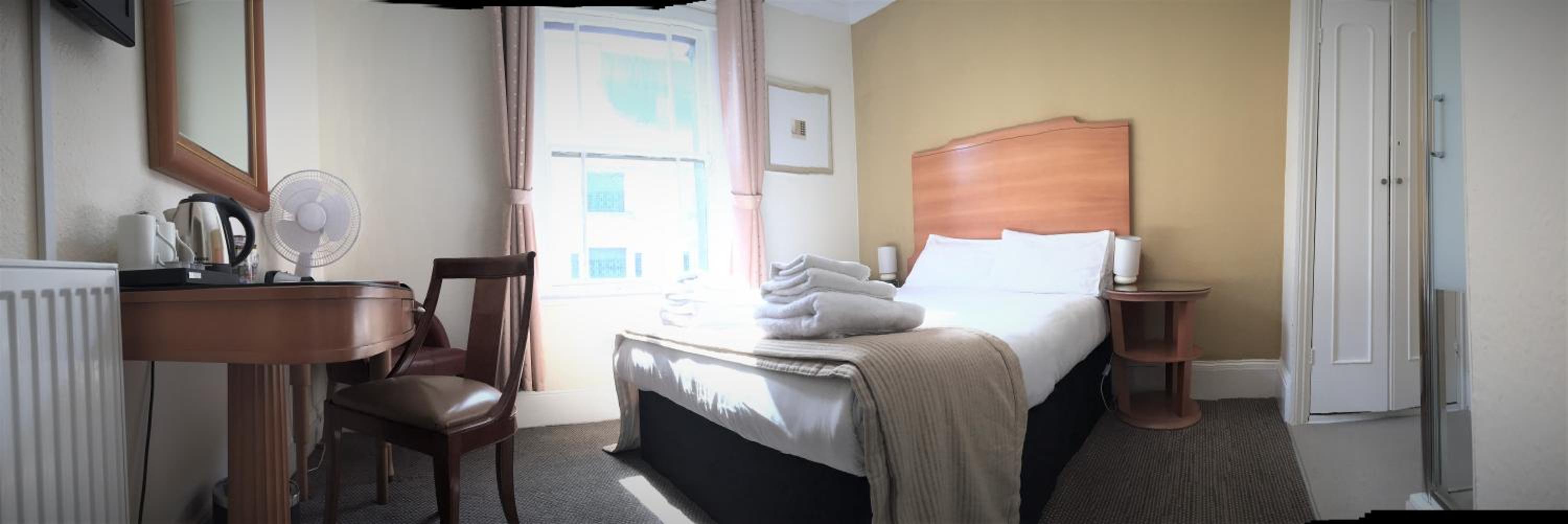 Double Room with Private External Bathroom photo 1