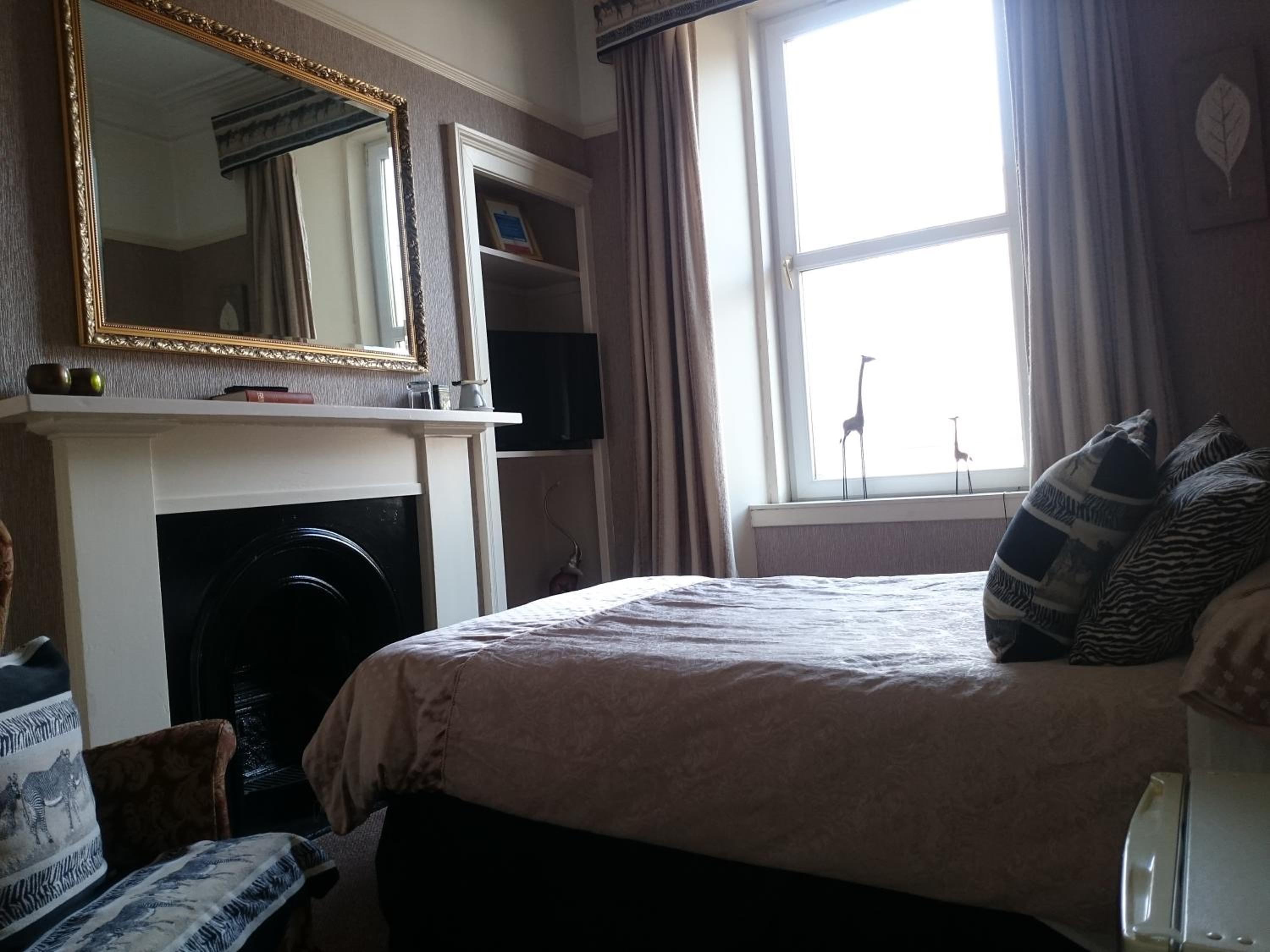 Budget Double Room photo 3