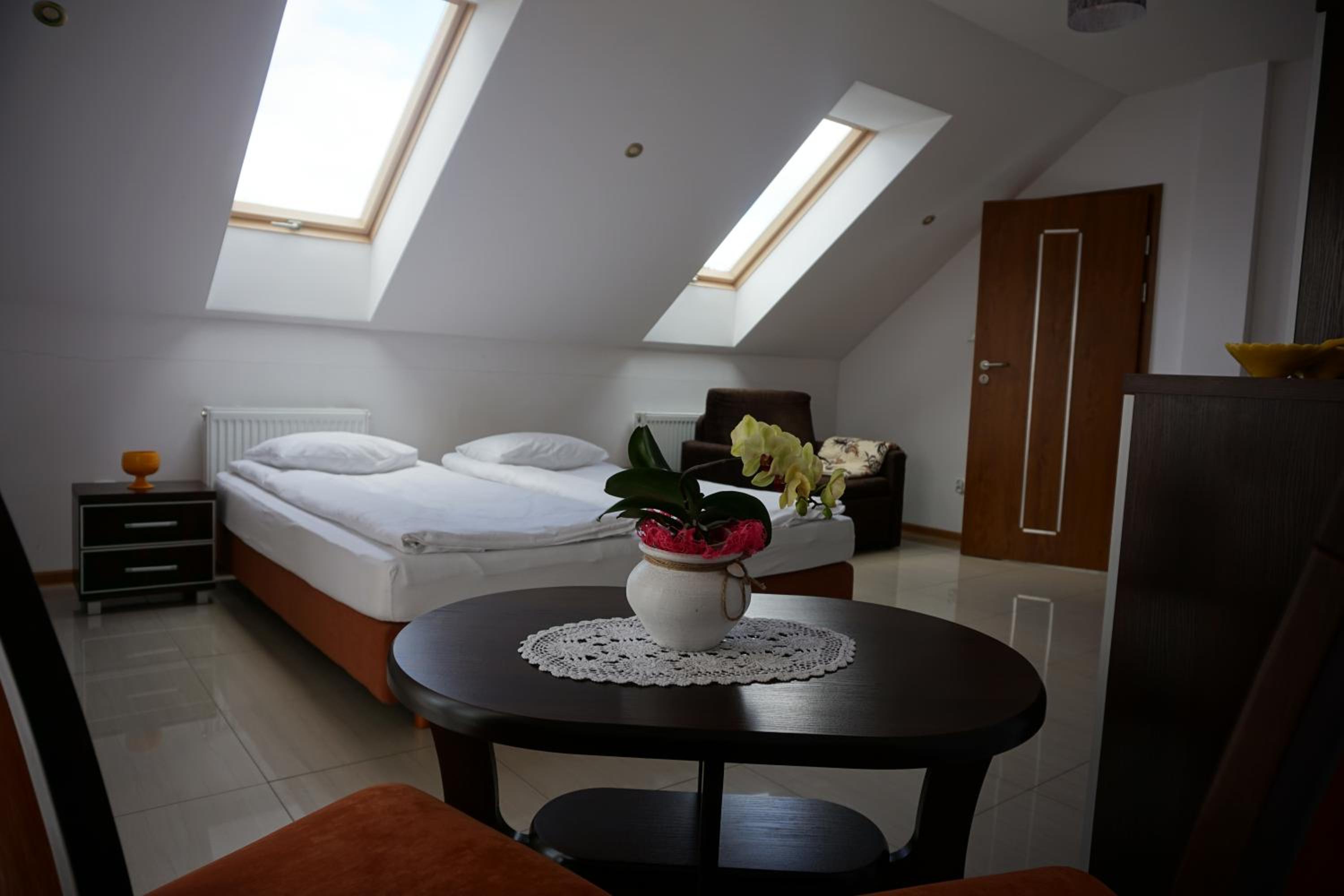 Double or Twin Room - Photo 15